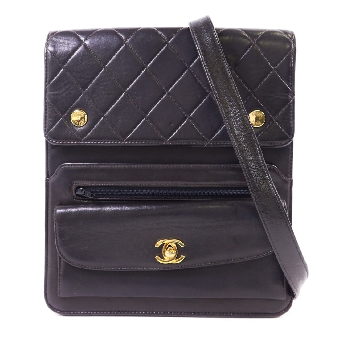 CHANEL Vintage Black Calfskin Leather Shoulder Bag GHW: CHANEL Vintage Black Calfskin Leather Shoulder Bag GHW This vintage CHANEL shoulder bag is crafted from luxurious black calfskin leather, offering a timeless elegance to any outfit. The bag features a
