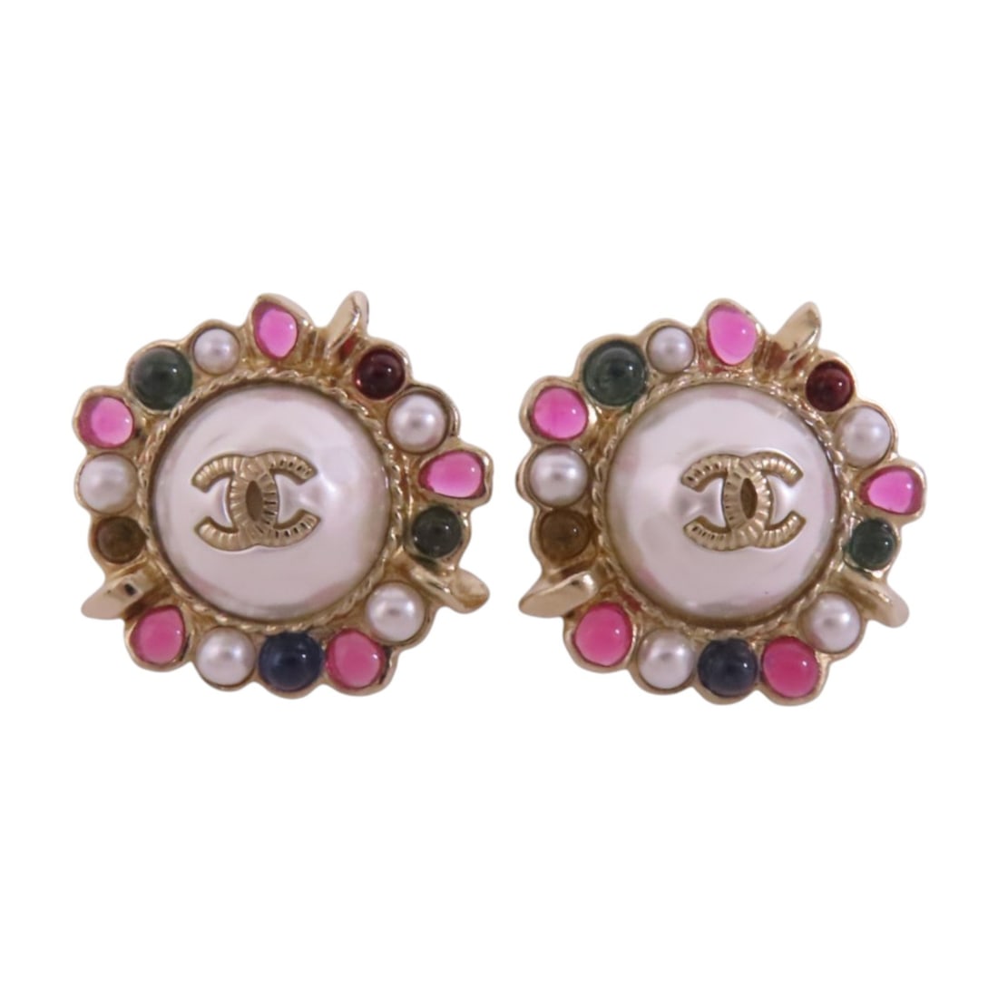 CHANEL CC SHW White Multicolor Strass Pierced Earrings C19S France: CHANEL CC SHW White Multicolor Strass Pierced Earrings C19S France Elevate your accessory collection with these exquisite CHANEL CC SHW Earrings. Crafted with a stunning multicolor design featuring a