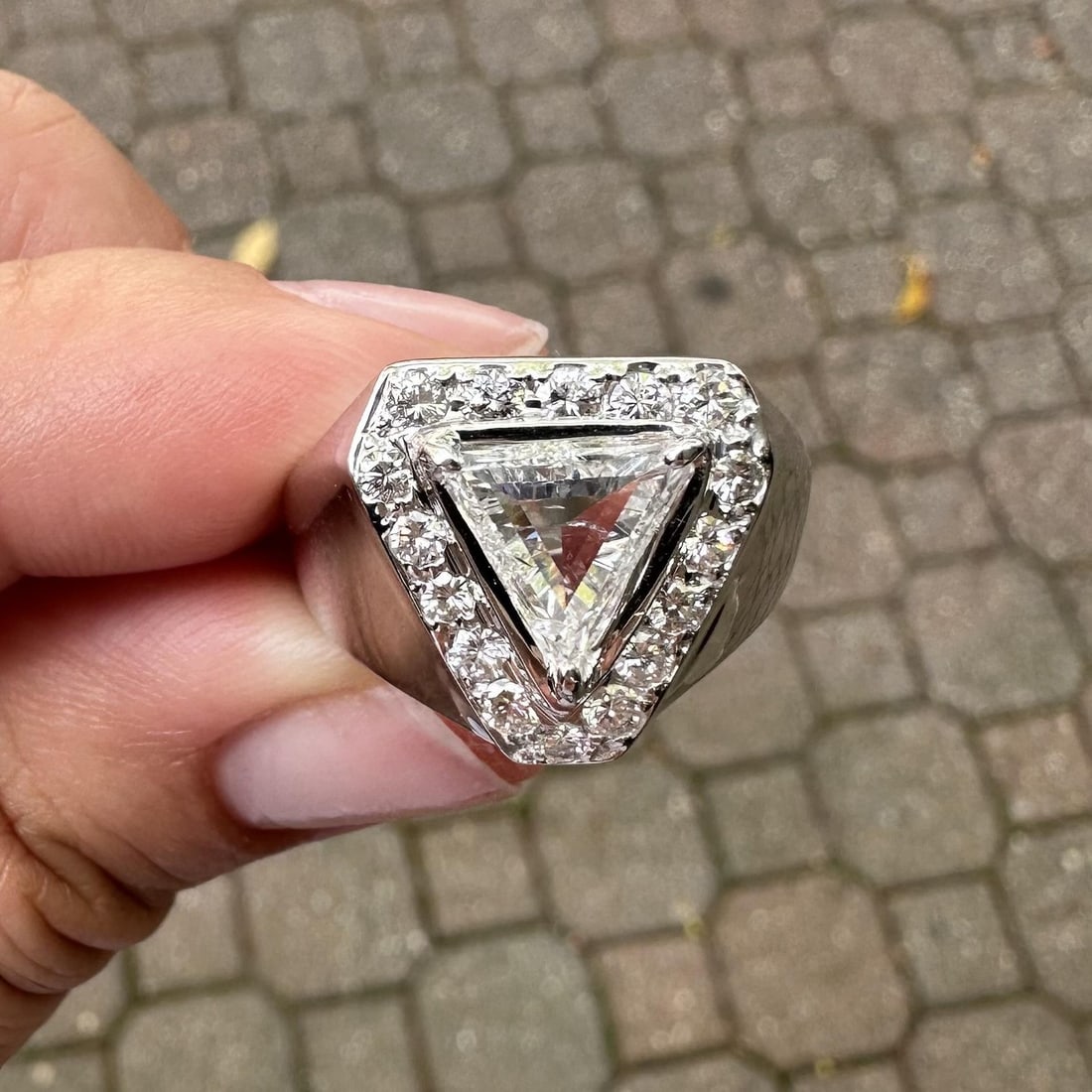 Stunning Unisex 1.75ctw White Gold Trillion Round Diamond Band Ring: Stunning Unisex 1.75ctw White Gold Trillion Round Diamond Band Ring This striking unisex band ring features a substantial design crafted in solid 13-14k white gold. It showcases a stunning 1.0ct natur