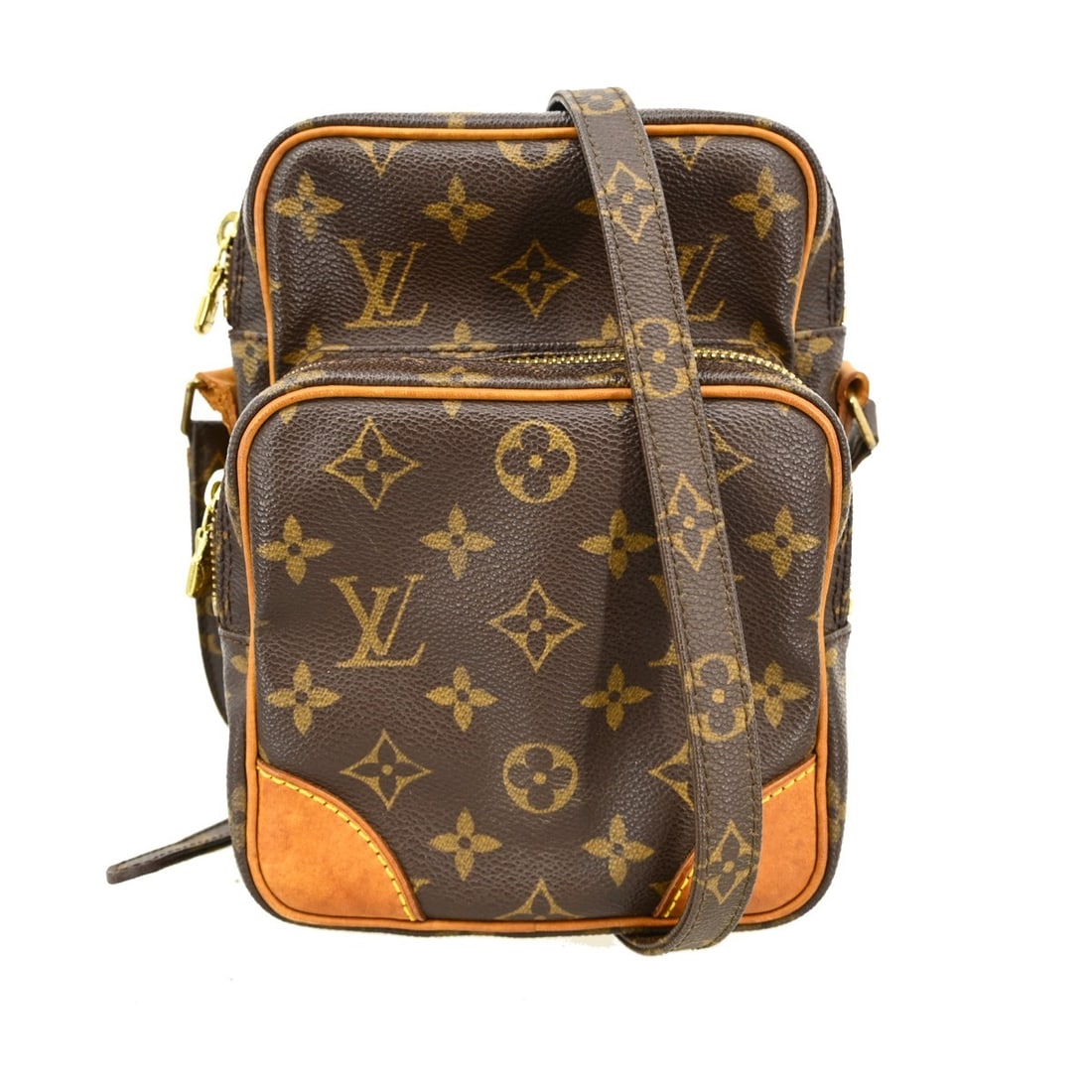 Louis Vuitton Monogram Amazon Crossbody Bag M45236 Made in France: Louis Vuitton Monogram Amazon Crossbody Bag M45236 Made in France This exquisite Louis Vuitton Amazon Crossbody Bag is a stylish accessory crafted from iconic Monogram Canvas Leather, showcasing the t