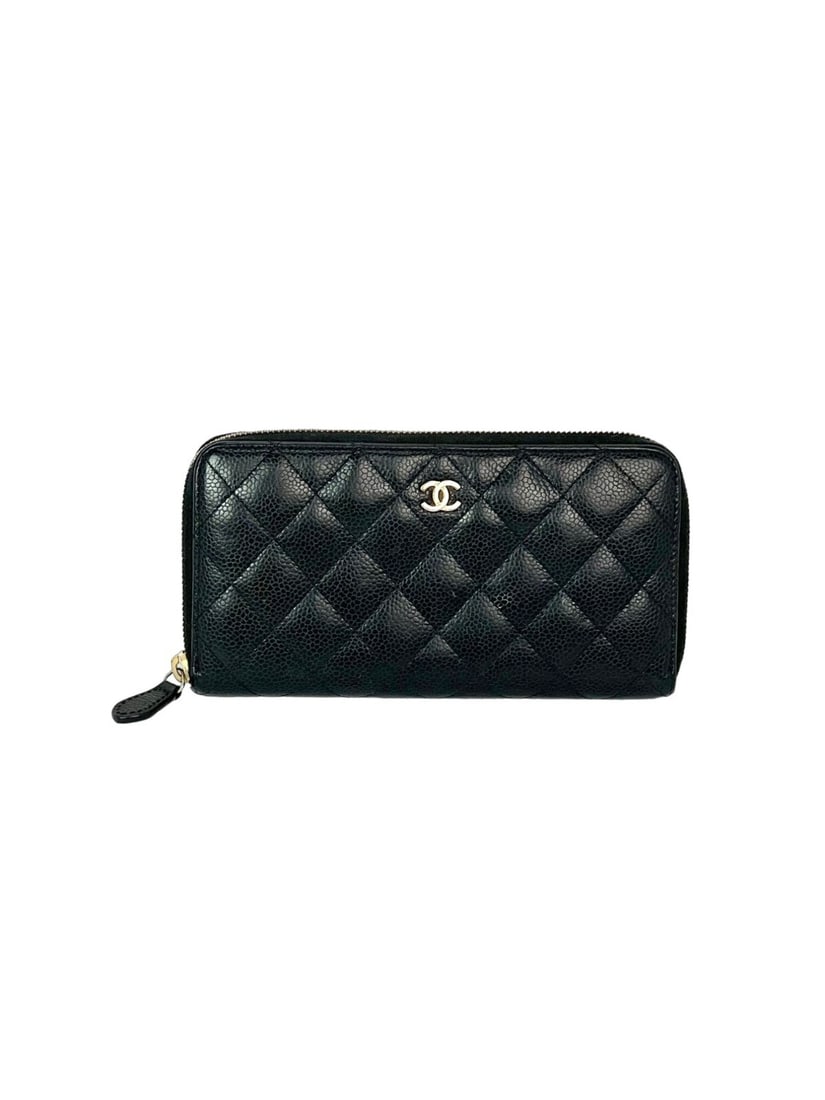 Chanel Caviar Quilted Black Zip Around Wallet with Card Slots: Chanel Caviar Quilted Black Zip Around Wallet with Card Slots Elevate your style with this stunning Chanel Caviar Quilted Large Gusset Zip Around Wallet. Crafted from premium leather, this wallet show