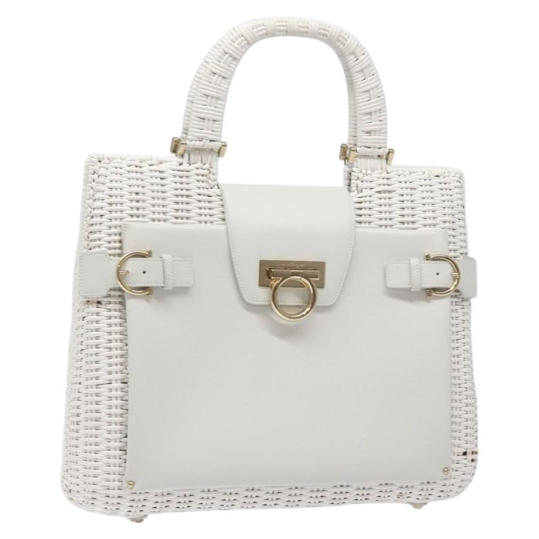 Salvatore Ferragamo White Gancini Wicker Hand Bag Made in Italy: Salvatore Ferragamo White Gancini Wicker Hand Bag Made in Italy Experience the elegance of Italian craftsmanship with this Salvatore Ferragamo Gancini Hand Bag. Designed in a striking white finish, th