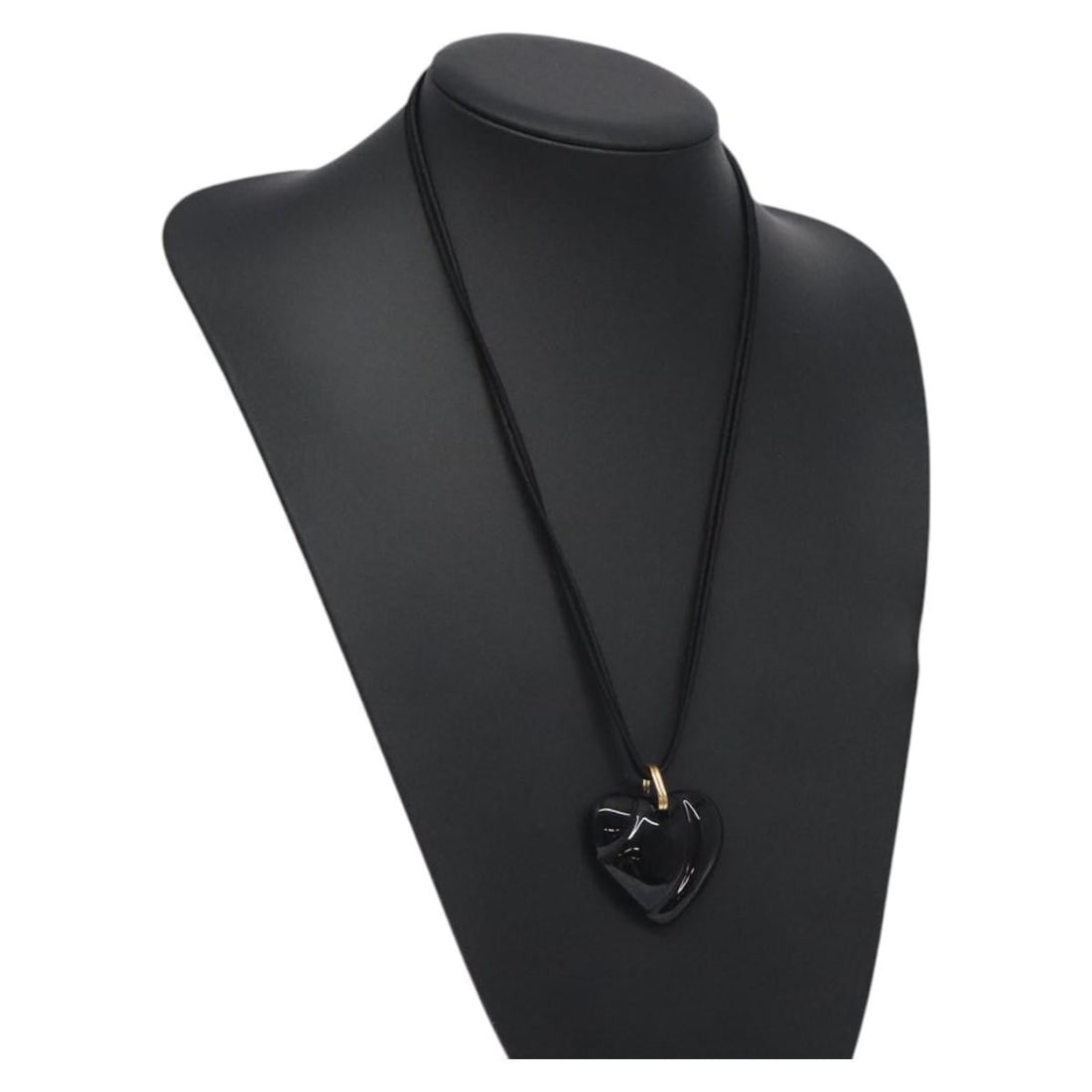 Baccarat Black Crystal Glass Heart Necklace Authentic France: Baccarat Black Crystal Glass Heart Necklace Authentic France Add a touch of elegance to your jewelry collection with this stunning Baccarat Heart Necklace. Crafted from high-quality black glass, this