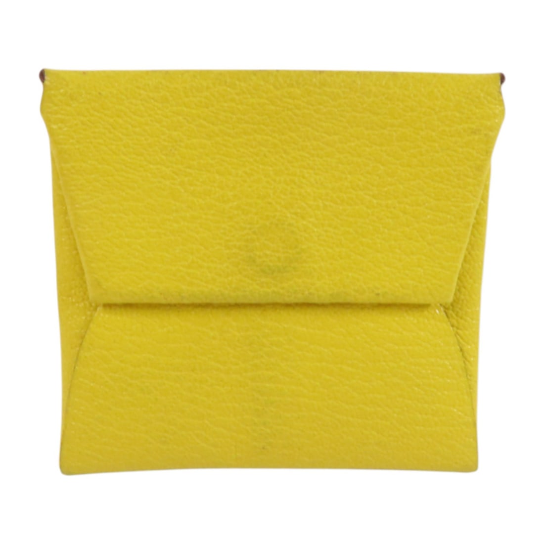 HERMES Bastia Coin Purse Chevre Leather Sun Bright Yellow: HERMES Bastia Coin Purse Chevre Leather Sun Bright Yellow Introducing the HERMES Bastia Coin Purse, a chic accessory crafted from premium goatskin leather in a vibrant B4 sunshine yellow hue. This coi