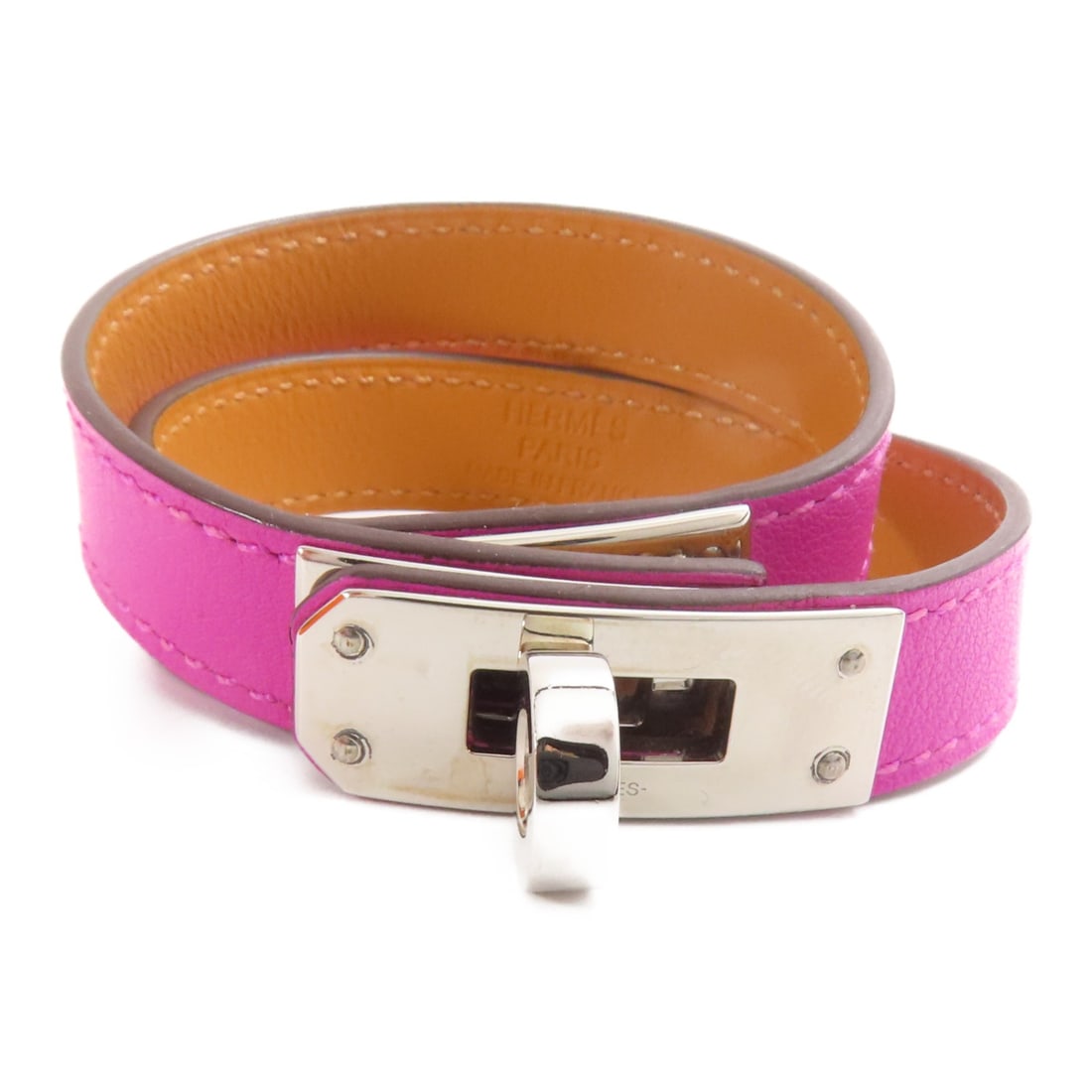 HERMES Kelly Double Tour Bracelet Swift Leather Purple: HERMES Kelly Double Tour Bracelet Swift Leather Purple Elevate your accessory collection with this HERMES Kelly Double Tour Bracelet, crafted from luxurious calfskin leather in a stunning purple hue.