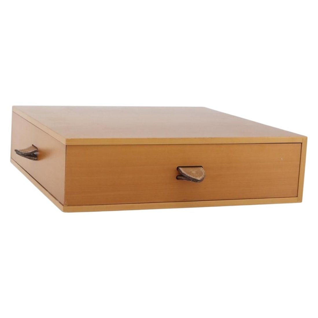 HERMES Beige Wood Large PC Case Desk Box Authentic: HERMES Beige Wood Large PC Case Desk Box Authentic Presenting a sophisticated large desk box from HERMES, crafted from high-quality wood in an elegant beige finish. This versatile PC case features dim