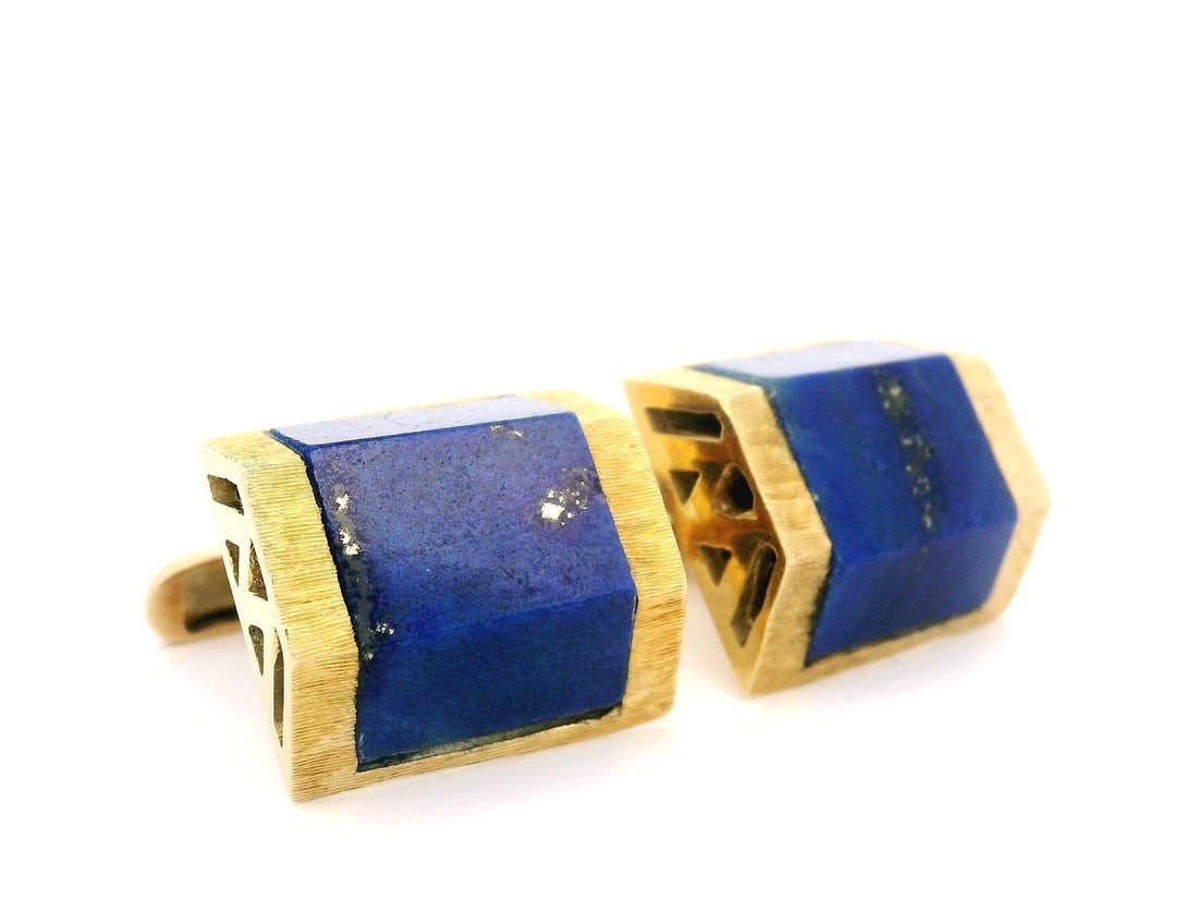 Vintage La Triomphe Yellow Gold Blue Lapis Geometric Cufflinks: Vintage La Triomphe Yellow Gold Blue Lapis Geometric Cufflinks Elevate your accessory collection with these Vintage La Triomphe cufflinks, expertly crafted in 13-14k solid yellow gold. Featuring two c