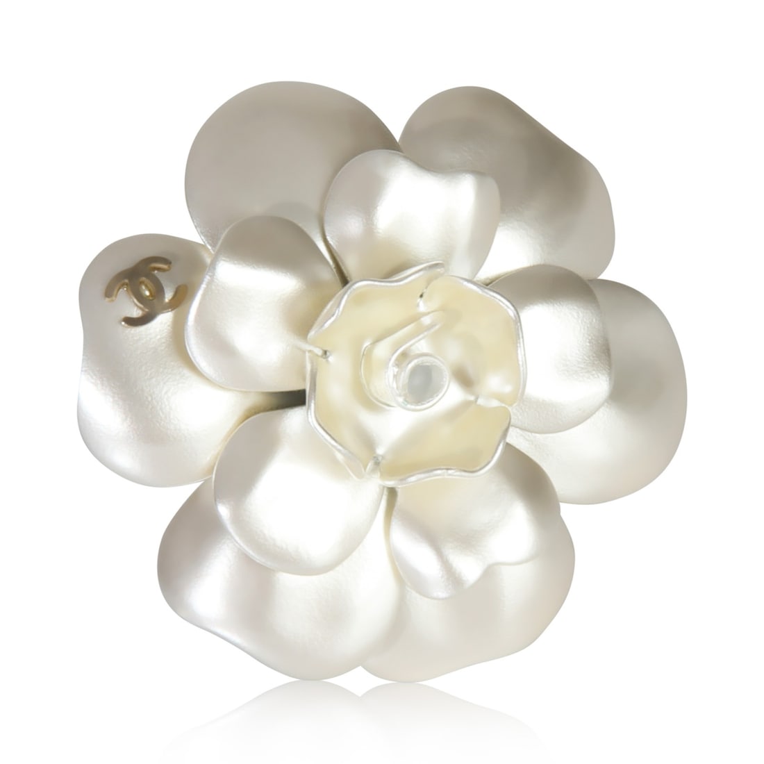 2009 Camelia Collection Gold Plated Ring by Chanel Size 7: 2009 Camelia Collection Gold Plated Ring by Chanel Size 7 This Chanel Camelia ring from the 2009 collection is crafted in gold-plated metal and features a camelia flower design. The ring is pre-owned,