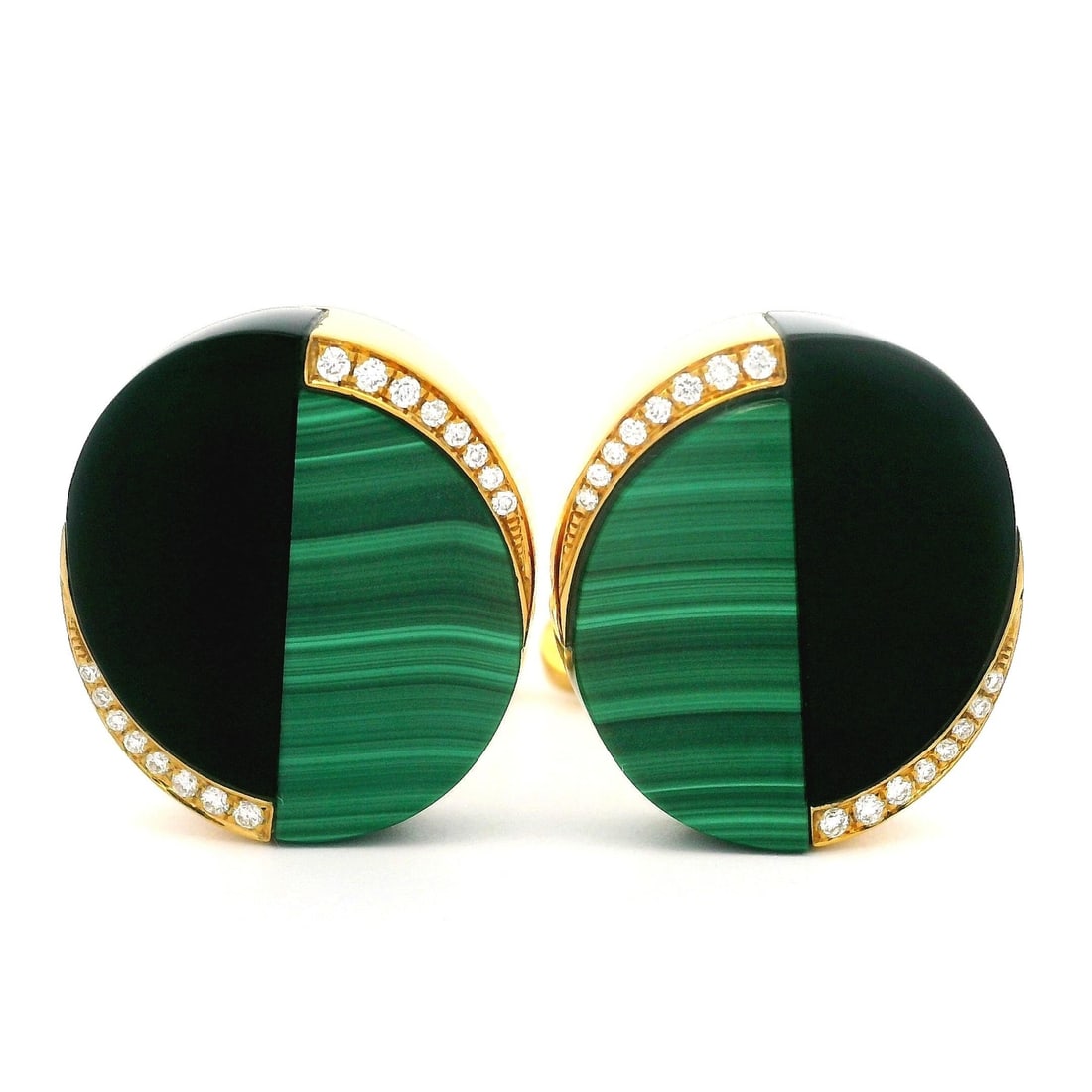 18K Yellow Gold Ying Yang Cufflinks with Malachite Onyx Diamonds: 18K Yellow Gold Ying Yang Cufflinks with Malachite Onyx Diamonds Enhance your formal attire with these exquisite 18k Yellow Gold Malachite and Black Onyx Ying Yang Oval Cufflinks. Crafted with precisi