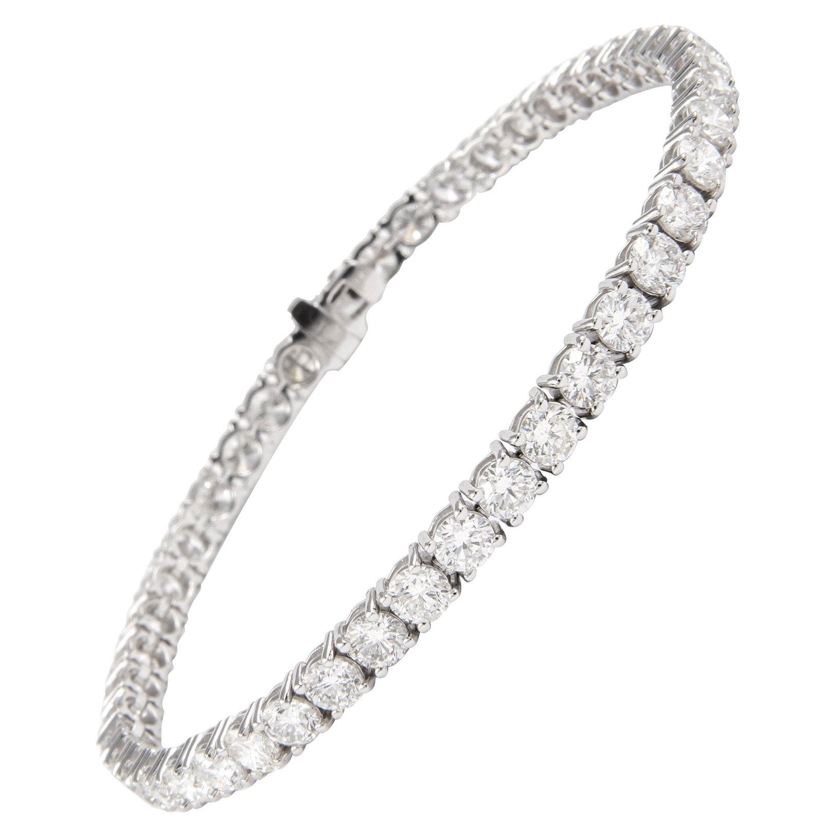 8.45ct Diamond Tennis Bracelet 18k White Gold: 8.45ct Diamond Tennis Bracelet 18k White Gold This exquisite 8.45ct Diamond Tennis Bracelet is crafted in 18k white gold, showcasing a stunning array of 45 round brilliant diamonds. With a total weigh