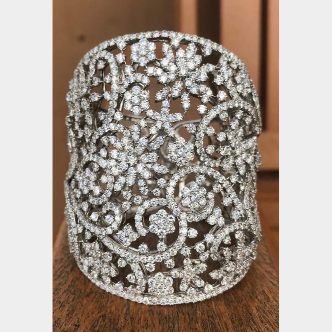 Stunning 45.36 Ct Diamond Cuff in 18K White Gold: Stunning 45.36 Ct Diamond Cuff in 18K White Gold Elevate your jewelry collection with this stunning 45.36 Ct. Diamond Cuff. This exquisite cuff is adorned with a remarkable 45.36 carats of diamonds, f