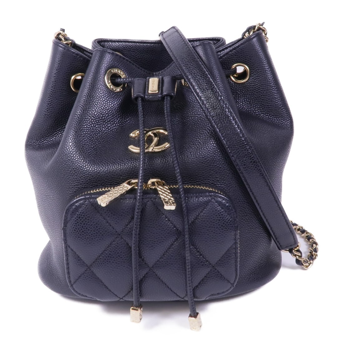 CHANEL Black Calfskin Leather Chain Shoulder Bag GHW: CHANEL Black Calfskin Leather Chain Shoulder Bag GHW This exquisite CHANEL shoulder bag is crafted from luxurious black calfskin leather, showcasing the timeless elegance associated with the brand. Th