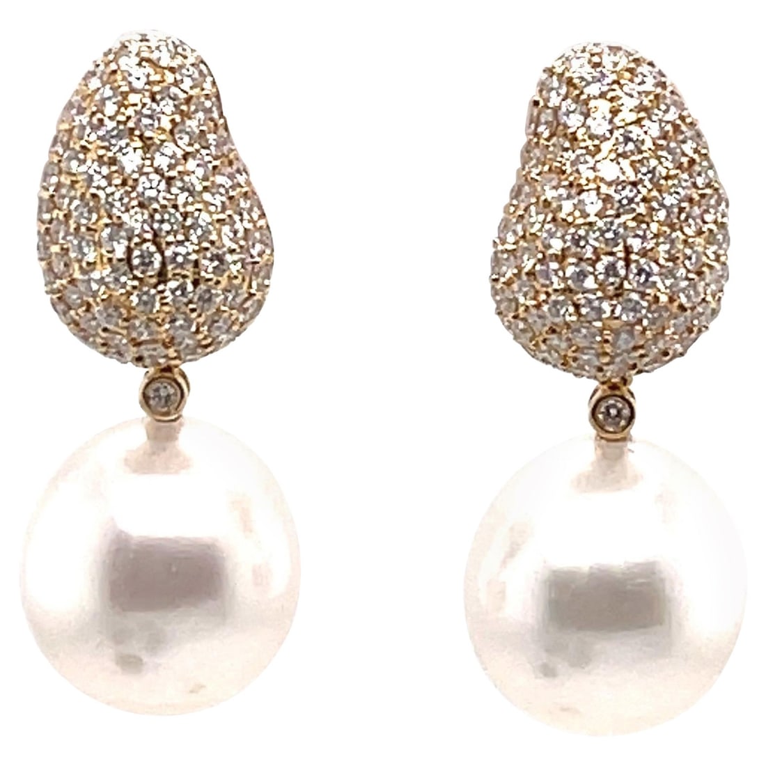 Versatile 18K Yellow Gold South Sea Pearl & Diamond Earrings: Versatile 18K Yellow Gold South Sea Pearl & Diamond Earrings This exquisite pair of earrings features 18K yellow gold crafted into a versatile design that can be worn as either drop earrings or diamon