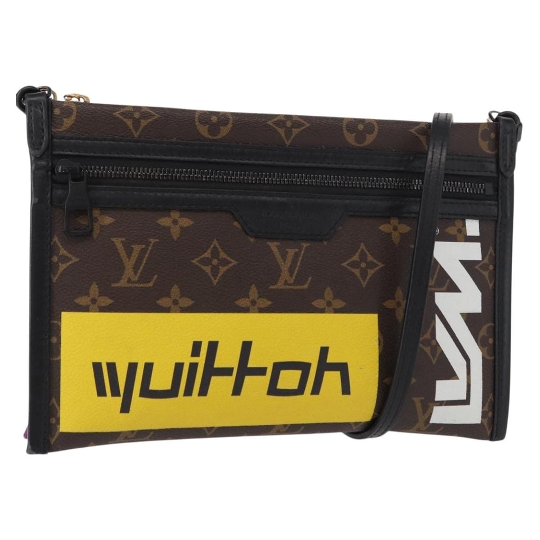 Double Flat Messenger Shoulder Bag by Louis Vuitton in Multicolour: Double Flat Messenger Shoulder Bag by Louis Vuitton in Multicolour This pre-owned Louis Vuitton Double Flat Messenger Bag features a multicolor design and is crafted for women. It shows minor signs of