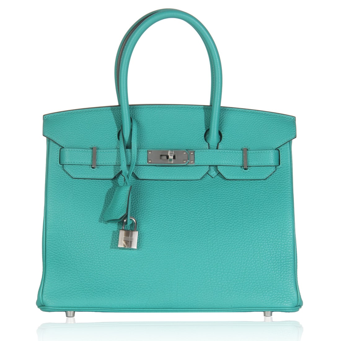 Hermes Birkin 30 Vert Verone Togo Leather Handbag with PHW: Hermes Birkin 30 Vert Verone Togo Leather Handbag with PHW Introducing the Hermes Vert Verone Togo Birkin 30, a luxurious handbag crafted from high-quality leather. This stunning piece features a vibr