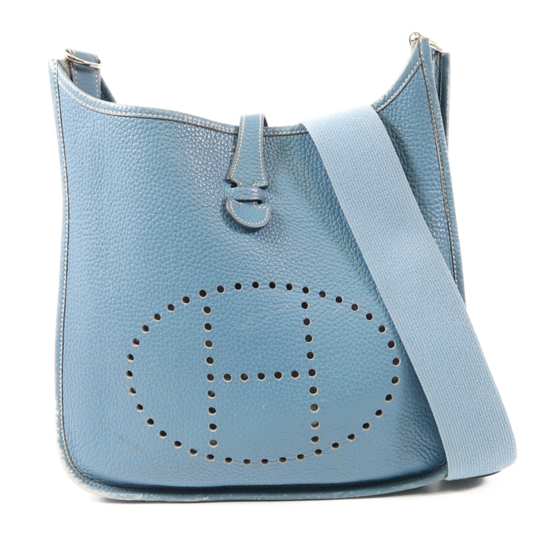 HERMES Evelyne PM Shoulder Bag Bleu Jean Taurillon Clemence Leather: HERMES Evelyne PM Shoulder Bag Bleu Jean Taurillon Clemence Leather The HERMES Evelyne PM Shoulder Bag is a sophisticated accessory crafted from premium calfskin leather, featuring a stunning Bleu Jea