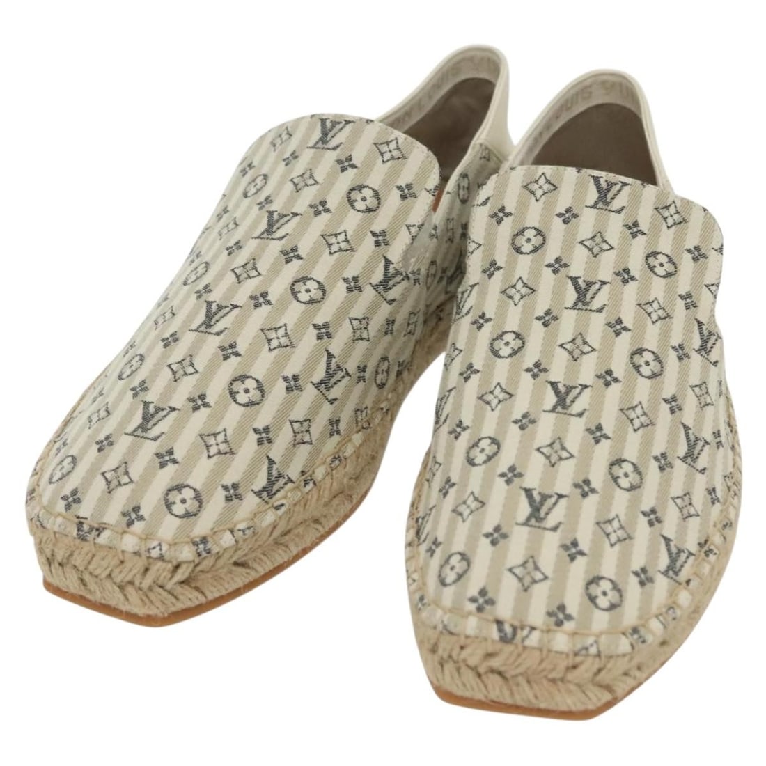 LOUIS VUITTON Monogram Mini Lin Croisette Slipon Shoes Blue Italy Auth 137473M: LOUIS VUITTON Monogram Mini Lin Croisette Slipon Shoes Blue Italy Auth 137473M Step out in style with these authentic Louis Vuitton Monogram Mini Lin Croisette Slip-on shoes. Crafted from Monogram Mul
