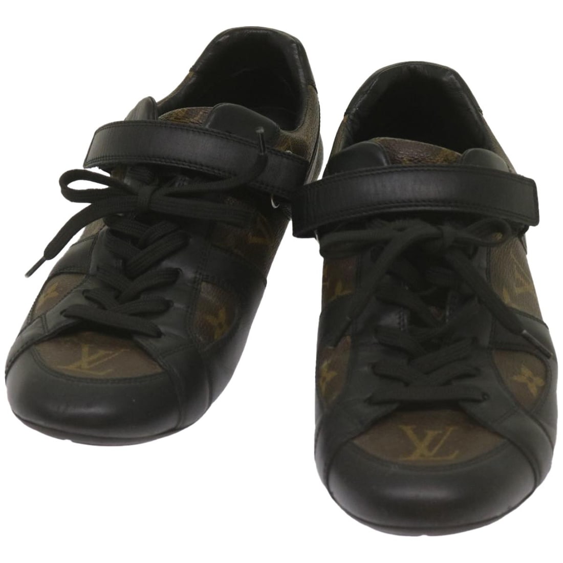 Louis Vuitton Monogram Macassar Canvas Sneakers Size 7 Made in Italy: Louis Vuitton Monogram Macassar Canvas Sneakers Size 7 Made in Italy These Louis Vuitton Monogram Macassar sneakers feature an upper crafted from signature Monogram Macassar canvas. Made in Italy, the