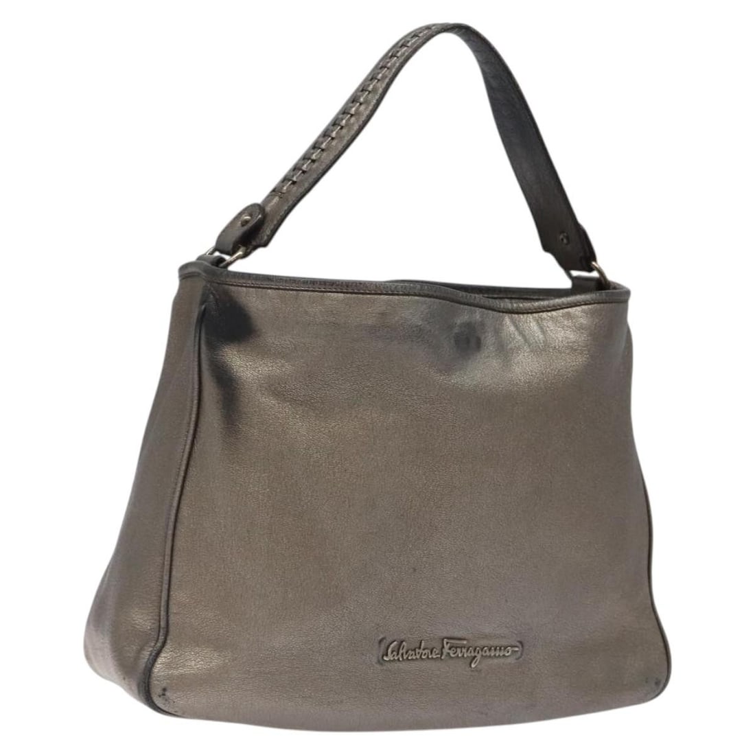 Salvatore Ferragamo Champagne Gold Leather Shoulder Bag BA1746 Made in Italy: Salvatore Ferragamo Champagne Gold Leather Shoulder Bag BA1746 Made in Italy This Salvatore Ferragamo Shoulder Bag is a sophisticated addition to your collection, crafted from high-quality leather in