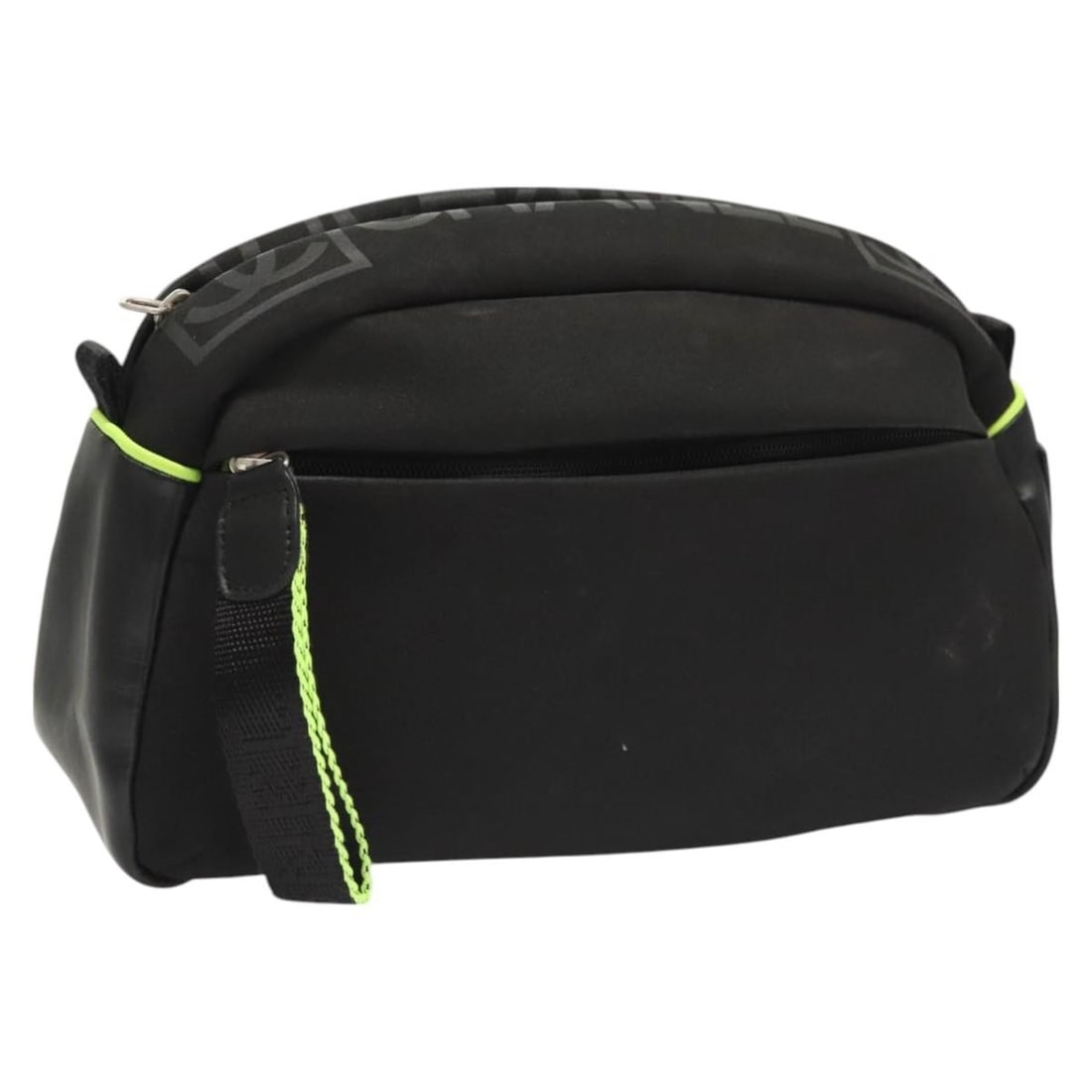 CHANEL Coco Mark Black Nylon Pouch Bag BA2723 Authentic: CHANEL Coco Mark Black Nylon Pouch Bag BA2723 Authentic This CHANEL Sports COCO Mark Pouch is crafted from durable nylon in a classic black finish. Designed for functionality and style, this pouch fea