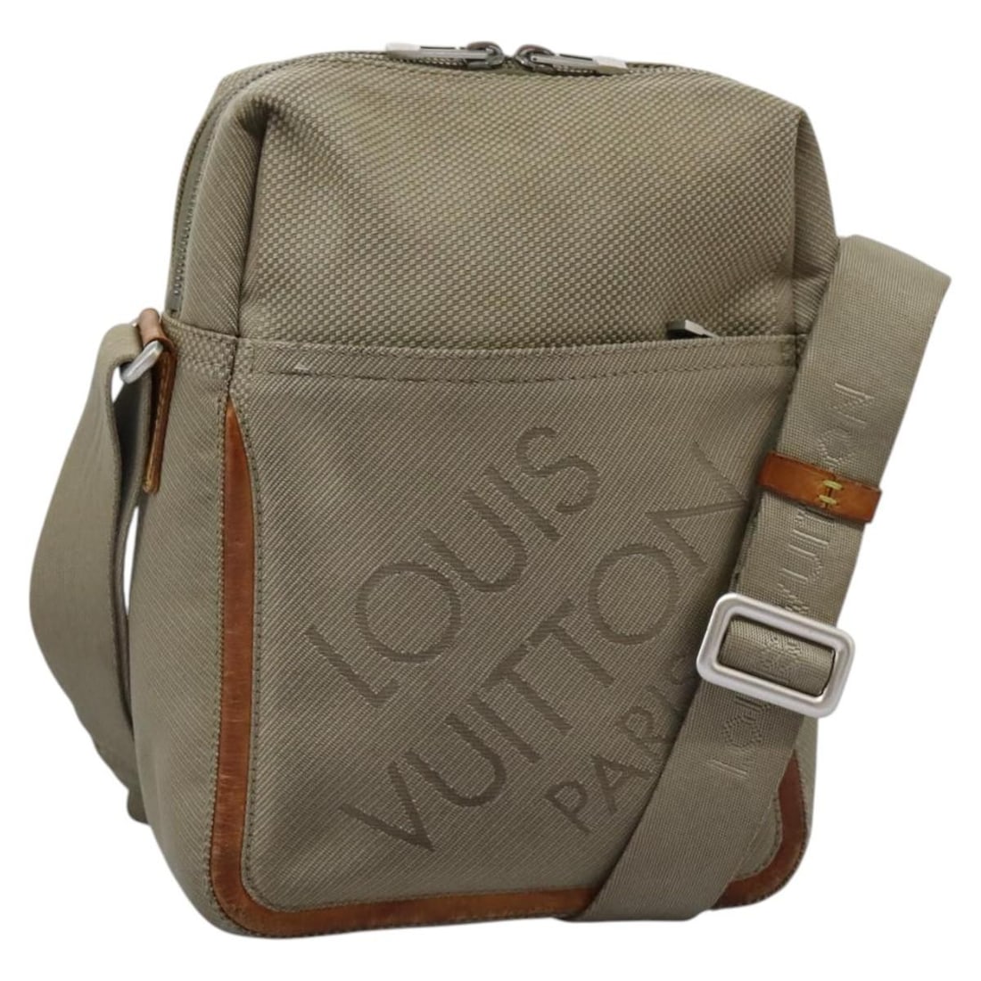 LOUIS VUITTON Damier Geant Sitadan NM Shoulder Bag M93224 Brown Tail: LOUIS VUITTON Damier Geant Sitadan NM Shoulder Bag M93224 Brown Tail Introducing the LOUIS VUITTON Damier Geant Sitadan NM Bag, a stylish shoulder bag crafted from durable Damier Geant Canvas. This el