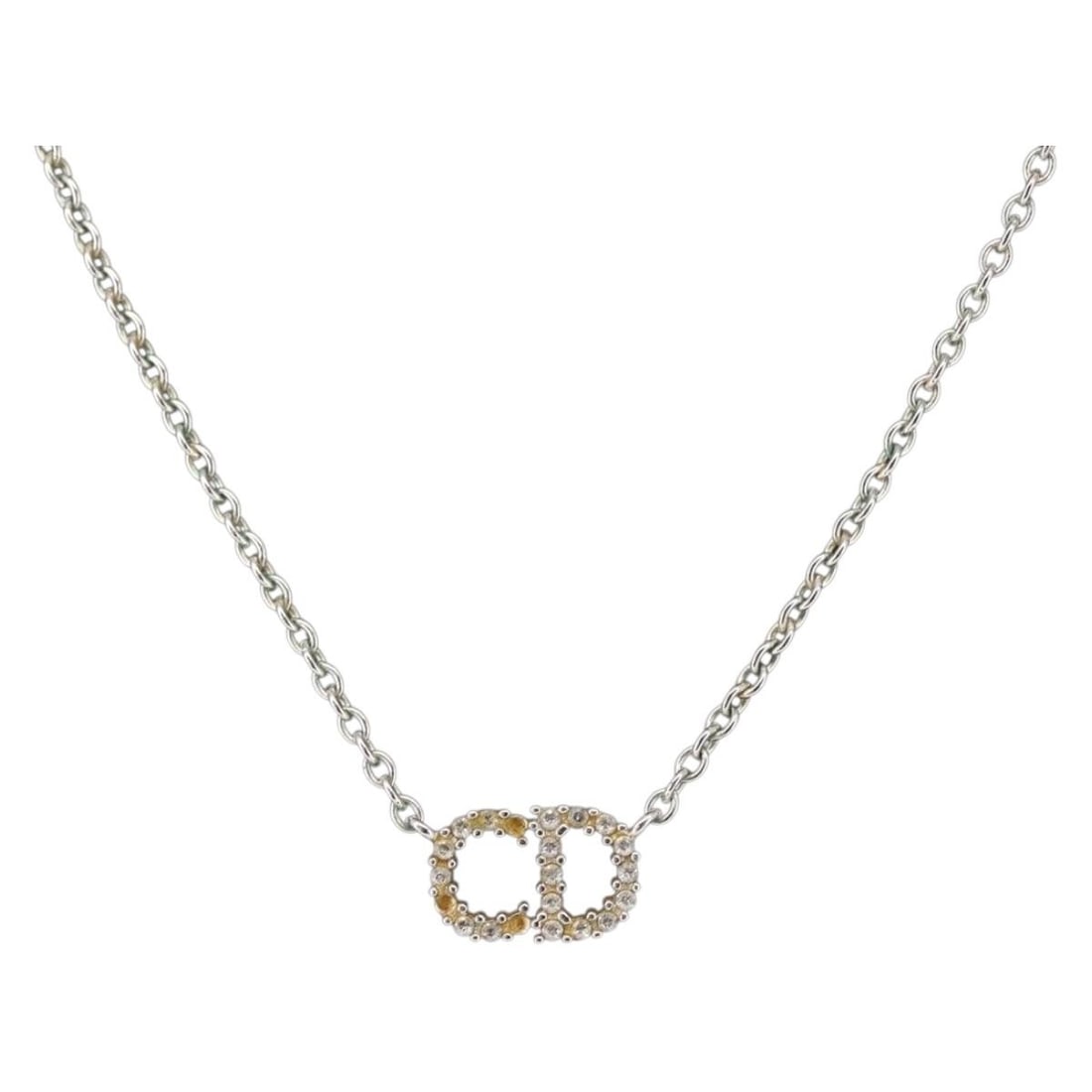 Christian Dior Silver Necklace Auth 143869 Metal Statement Jewelry: Christian Dior Silver Necklace Auth 143869 Metal Statement Jewelry This exquisite Christian Dior necklace showcases a sleek metal design in a stunning silver color. With a total length of approximatel