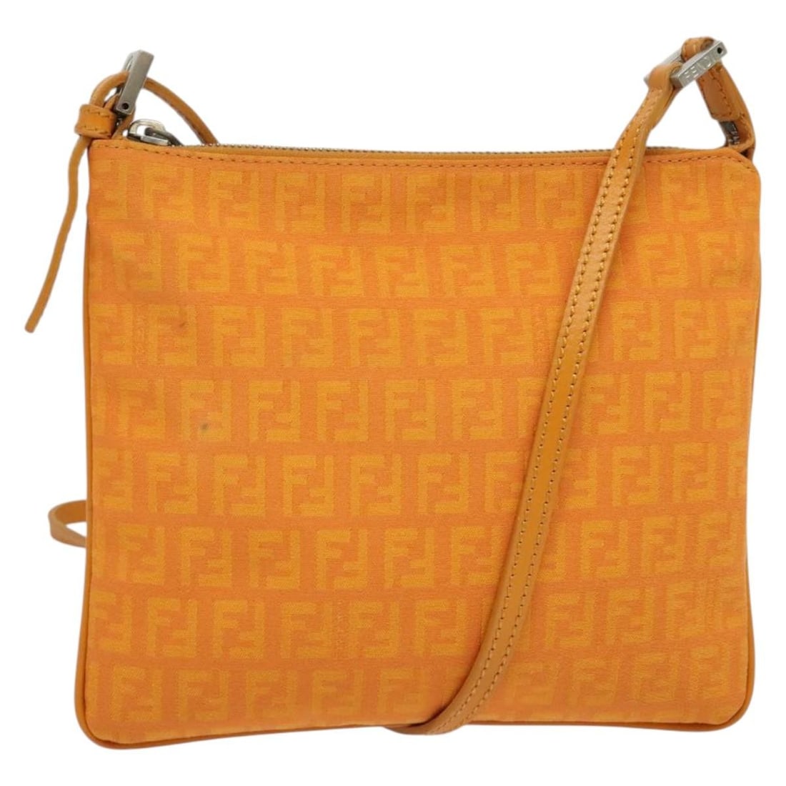 Fendi Zucchino Canvas Shoulder Bag Orange Silver Made in Italy: Fendi Zucchino Canvas Shoulder Bag Orange Silver Made in Italy This Fendi Zucchino Canvas Shoulder Bag is a stylish accessory that combines functionality with a vibrant aesthetic. Crafted in Italy, th