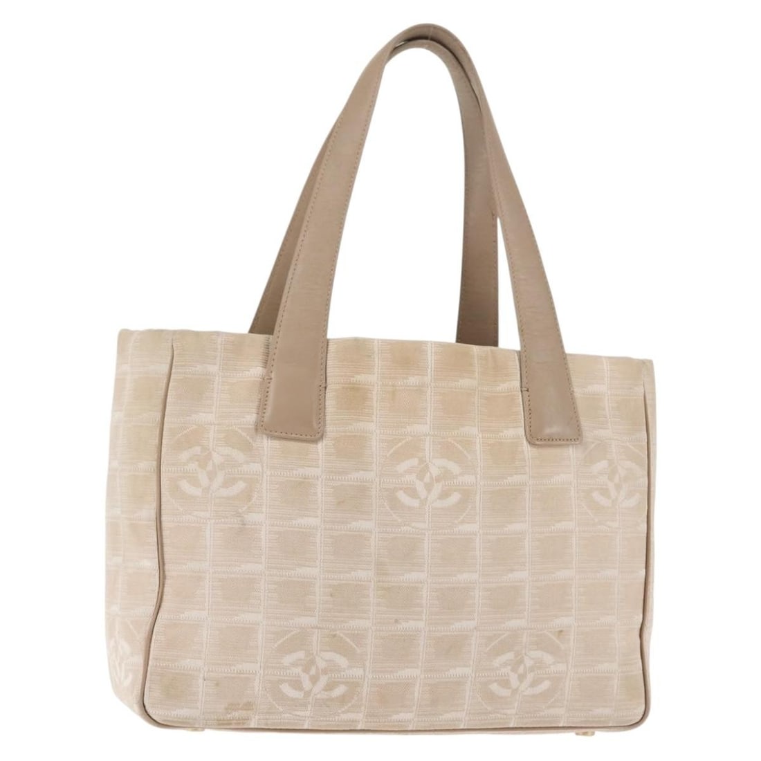 CHANEL Beige Gold Nylon Travel Tote Bag Auth 146811: CHANEL Beige Gold Nylon Travel Tote Bag Auth 146811 Introducing the CHANEL New Travel Line Tote Bag, a stylish and functional accessory crafted from durable nylon in a sophisticated beige and gold col