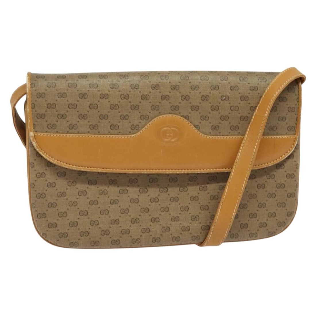 GUCCI Micro GG Supreme Beige Gold Shoulder Bag PVC Auth BA5286: GUCCI Micro GG Supreme Beige Gold Shoulder Bag PVC Auth BA5286 This authentic GUCCI Micro GG Supreme Shoulder Bag showcases a chic blend of beige and gold colors, crafted from durable PVC leather and