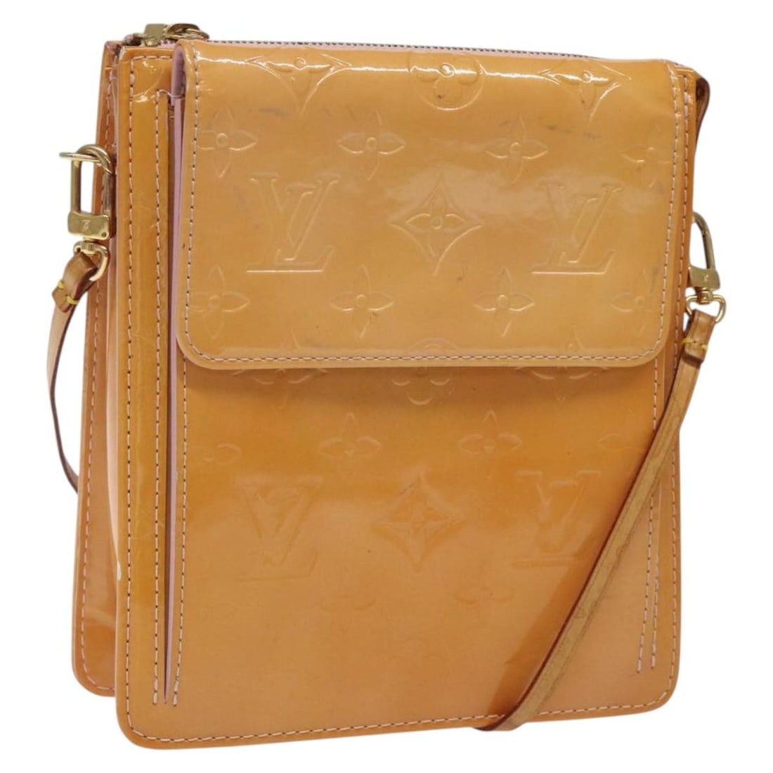 Louis Vuitton Monogram Vernis Motto Pouch Marshmallow Pink M91312 Authentic: Louis Vuitton Monogram Vernis Motto Pouch Marshmallow Pink M91312 Authentic This LOUIS VUITTON Monogram Vernis Motto Pouch in Marshmallow Pink is an elegant accessory crafted in France from high-quali