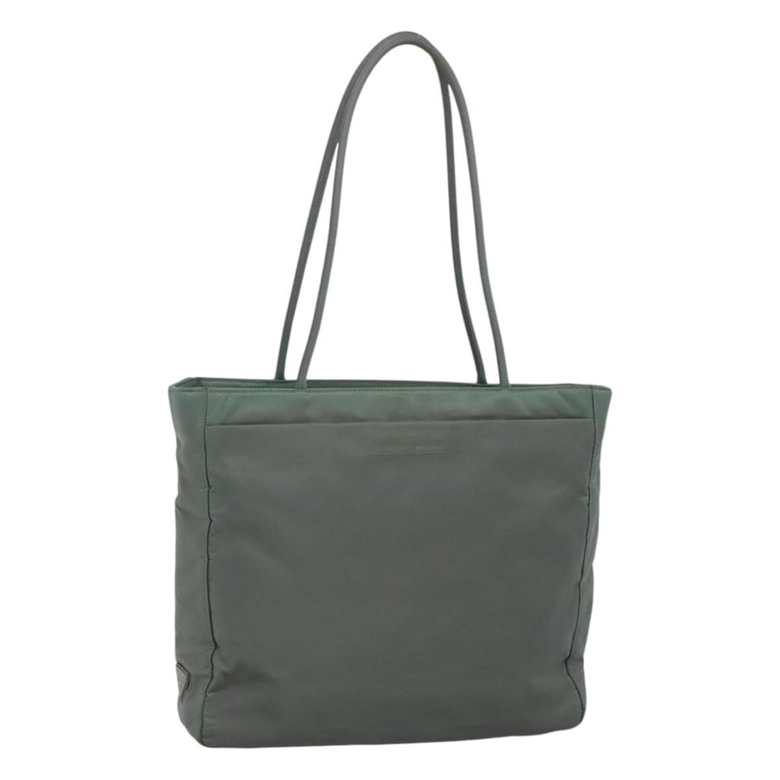 PRADA Gray Silver Nylon Tote Bag Made in Italy Auth ar13324: PRADA Gray Silver Nylon Tote Bag Made in Italy Auth ar13324 This PRADA Tote Bag combines elegance and practicality, crafted from durable nylon in a sophisticated gray and silver color scheme. Measurin