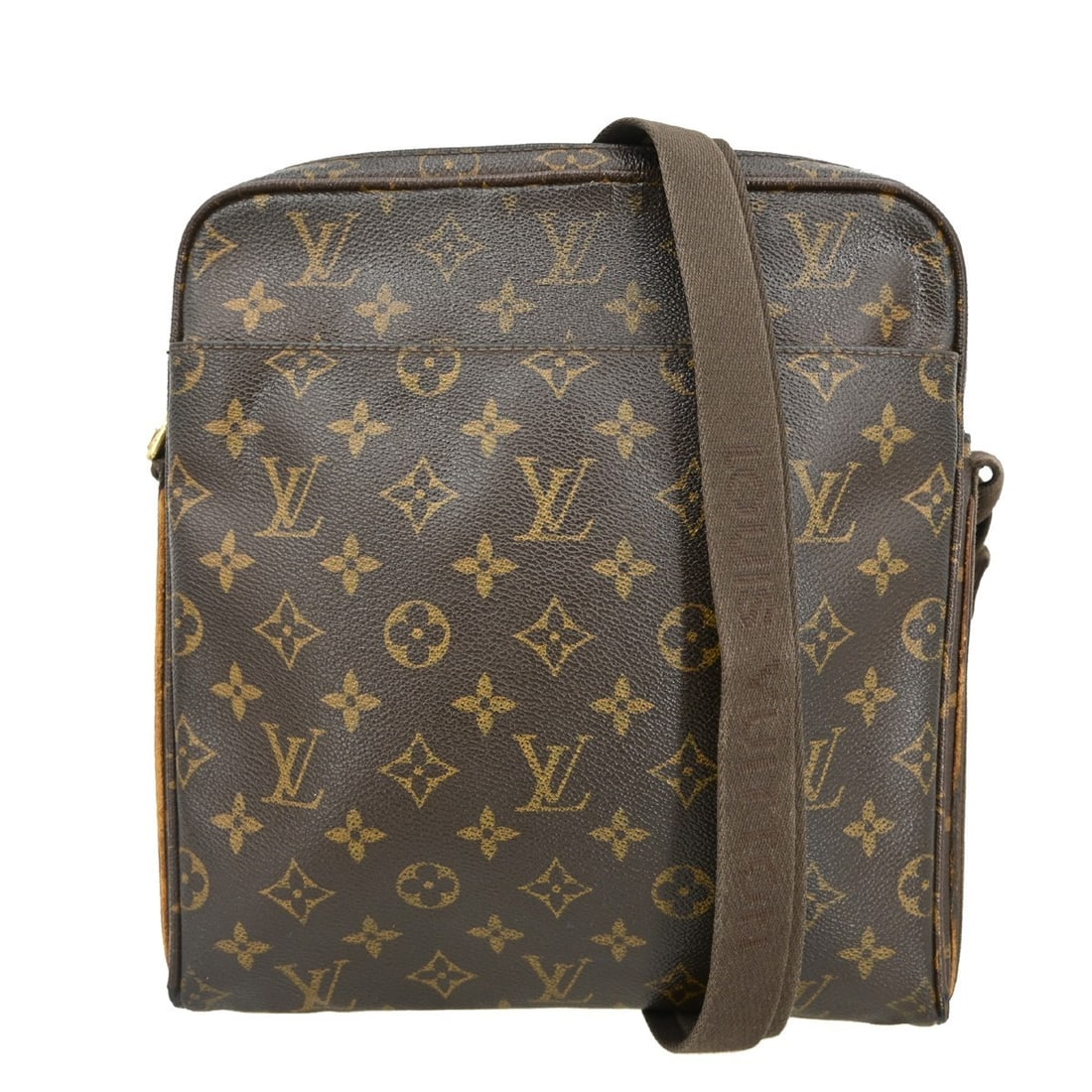 Louis Vuitton Monogram Trotteur Beaubourg Crossbody Shoulder Bag M97037: Louis Vuitton Monogram Trotteur Beaubourg Crossbody Shoulder Bag M97037 This Louis Vuitton Trotteur Beaubourg shoulder bag features the iconic monogram canvas leather exterior with a brown color schem