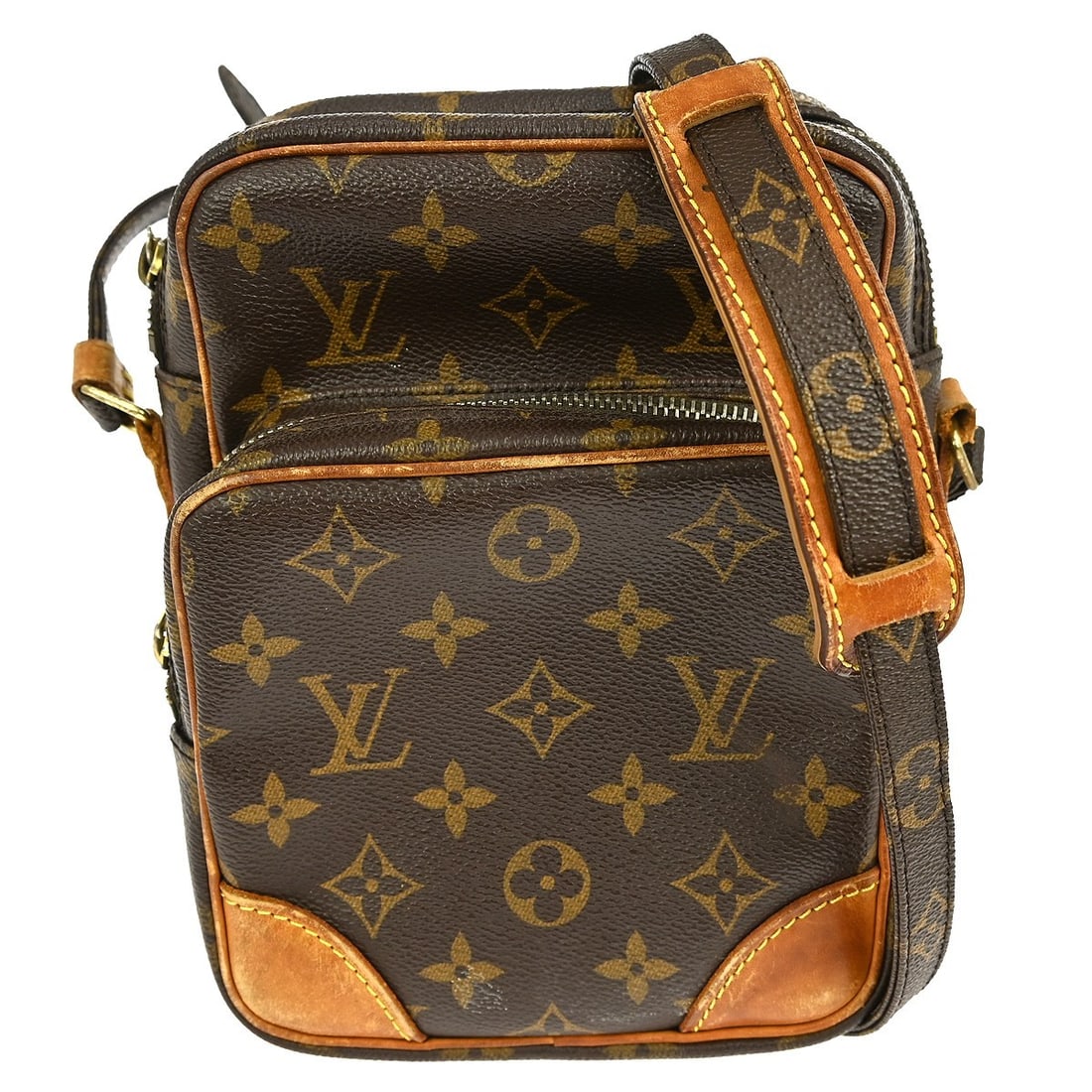Louis Vuitton Amazone Monogram Crossbody Shoulder Bag M45236: Louis Vuitton Amazone Monogram Crossbody Shoulder Bag M45236 The Louis Vuitton Amazon Crossbody Shoulder Bag is a stylish and functional accessory perfect for everyday use. This medium-sized bag featu