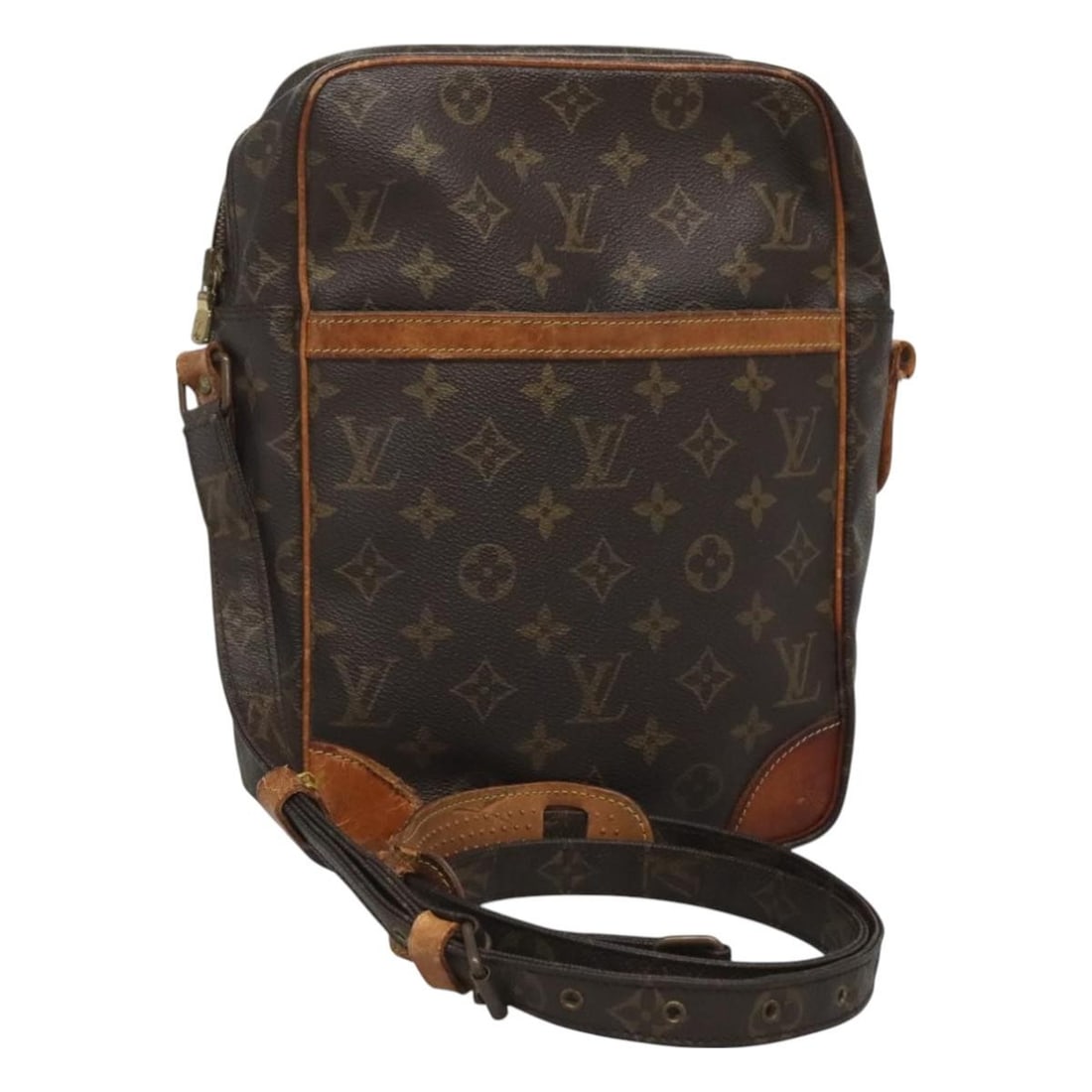 Louis Vuitton Monogram Danube MM Shoulder Bag M45264 Authentic: Louis Vuitton Monogram Danube MM Shoulder Bag M45264 Authentic This authentic Louis Vuitton Monogram Danube MM Shoulder Bag is a stylish accessory made from durable monogram canvas. Ideal for everyday