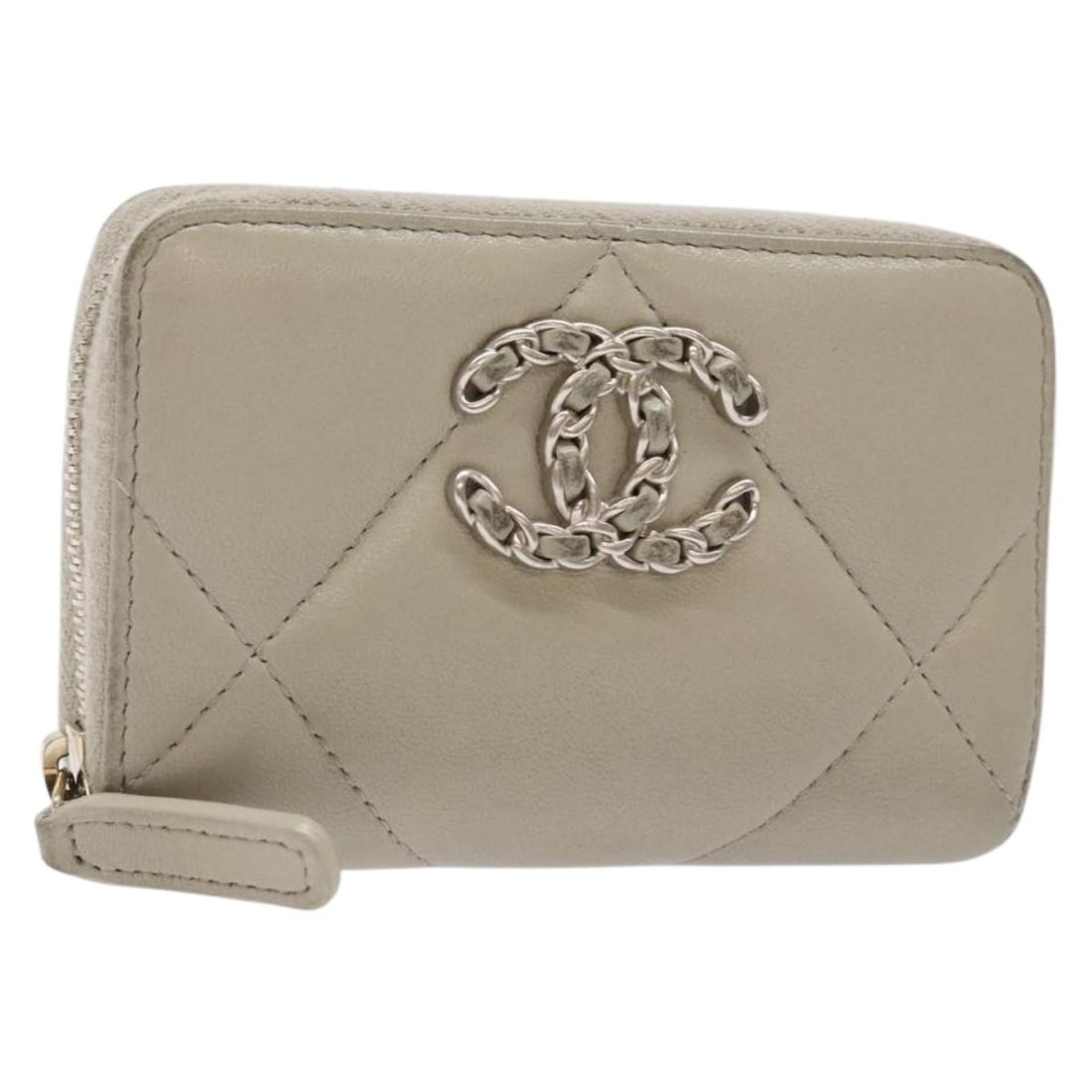 CHANEL Matelasse Ivory Gold Lambskin Wallet Auth 141169 Spain: CHANEL Matelasse Ivory Gold Lambskin Wallet Auth 141169 Spain This CHANEL Matelasse Wallet is crafted from luxurious lambskin in an elegant ivory and gold color combination. Designed for both style an