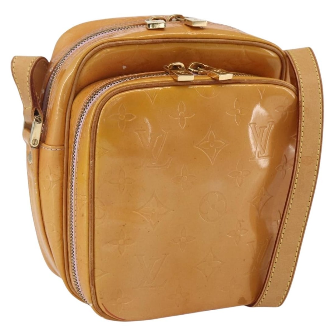 Louis Vuitton Vernis Marshmallow Pink Wooster Patent Leather Shoulder Bag M91037: Louis Vuitton Vernis Marshmallow Pink Wooster Patent Leather Shoulder Bag M91037 This Louis Vuitton Monogram Vernis Wooster shoulder bag features a marshmallow pink patent leather exterior with the si