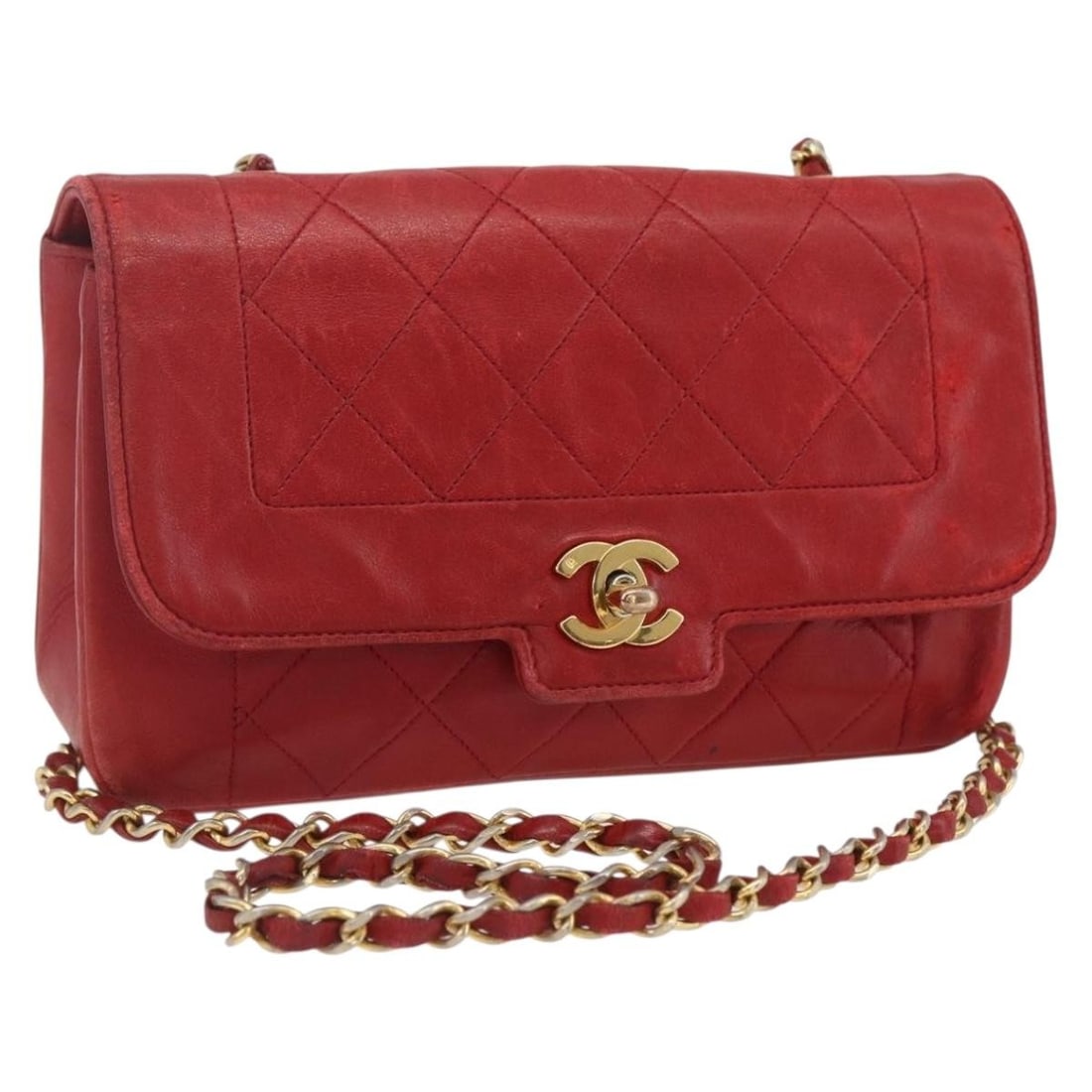 CHANEL Red Gold Matelasse Shoulder Bag Lamb Skin Auth 157391A: CHANEL Red Gold Matelasse Shoulder Bag Lamb Skin Auth 157391A This exquisite CHANEL Matelasse Chain Shoulder Bag is crafted from luxurious lambskin leather in a striking red and gold color combination