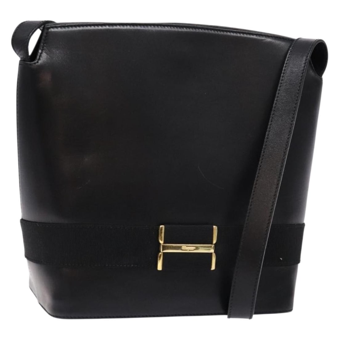 Salvatore Ferragamo Gancini Black Gold Leather Shoulder Bag Auth: Salvatore Ferragamo Gancini Black Gold Leather Shoulder Bag Auth This exquisite Salvatore Ferragamo Gancini Shoulder Bag combines elegant design with functional style. Crafted from high-quality leathe