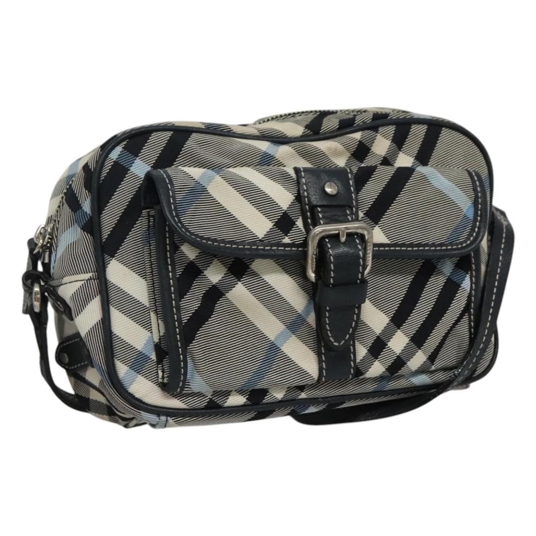 BURBERRY Nova Check Blue Label Shoulder Bag Nylon Blue Silver Auth JB055: BURBERRY Nova Check Blue Label Shoulder Bag Nylon Blue Silver Auth JB055 This Burberry Nova Check Blue Label Shoulder Bag exudes elegance and functionality, crafted from durable nylon in a striking bl