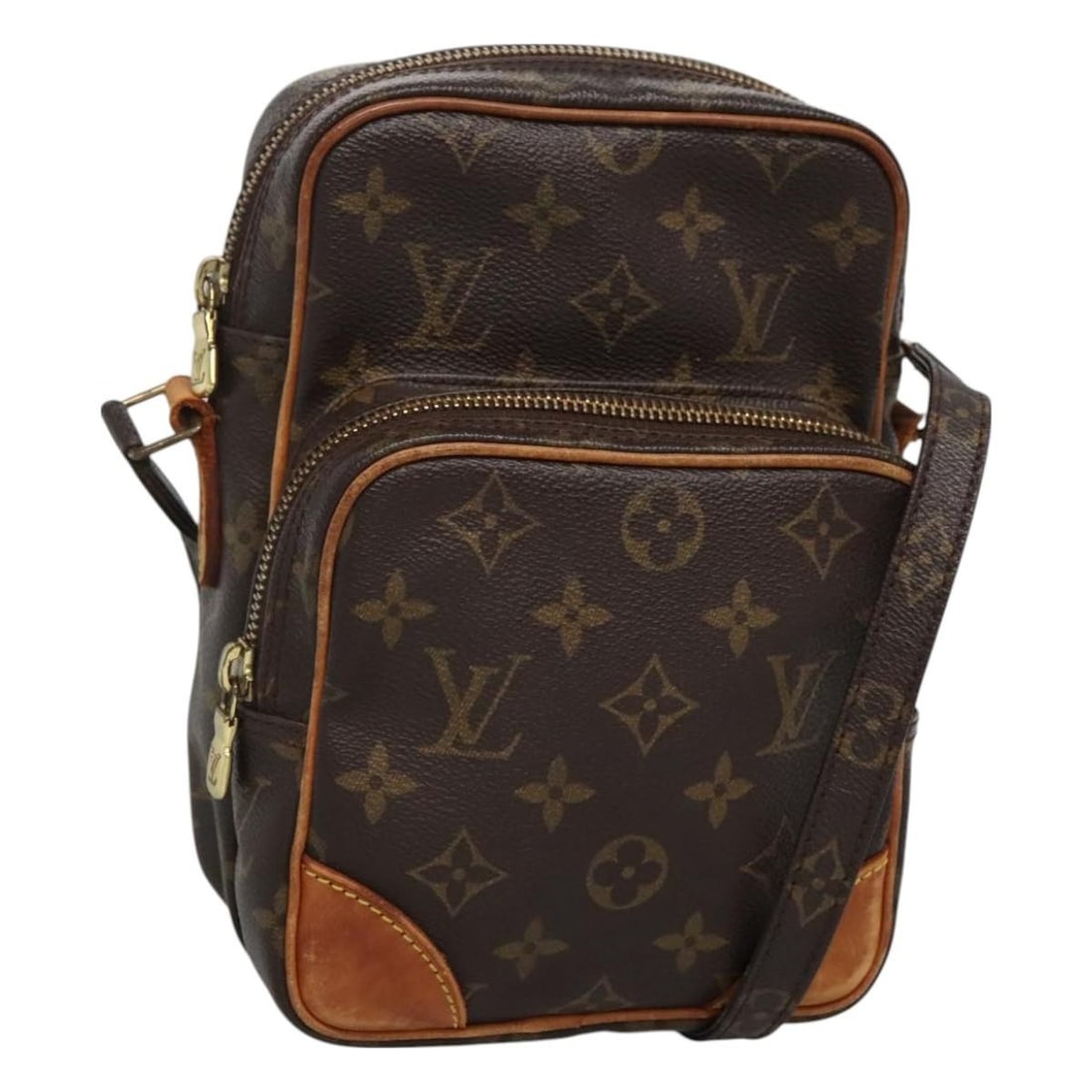 Louis Vuitton Amazon Crossbody Bag Monogram Canvas M45236 France: Louis Vuitton Amazon Crossbody Bag Monogram Canvas M45236 France This Louis Vuitton Monogram Amazon shoulder bag, model M45236, features the signature monogram canvas exterior. The bag is equipped wit