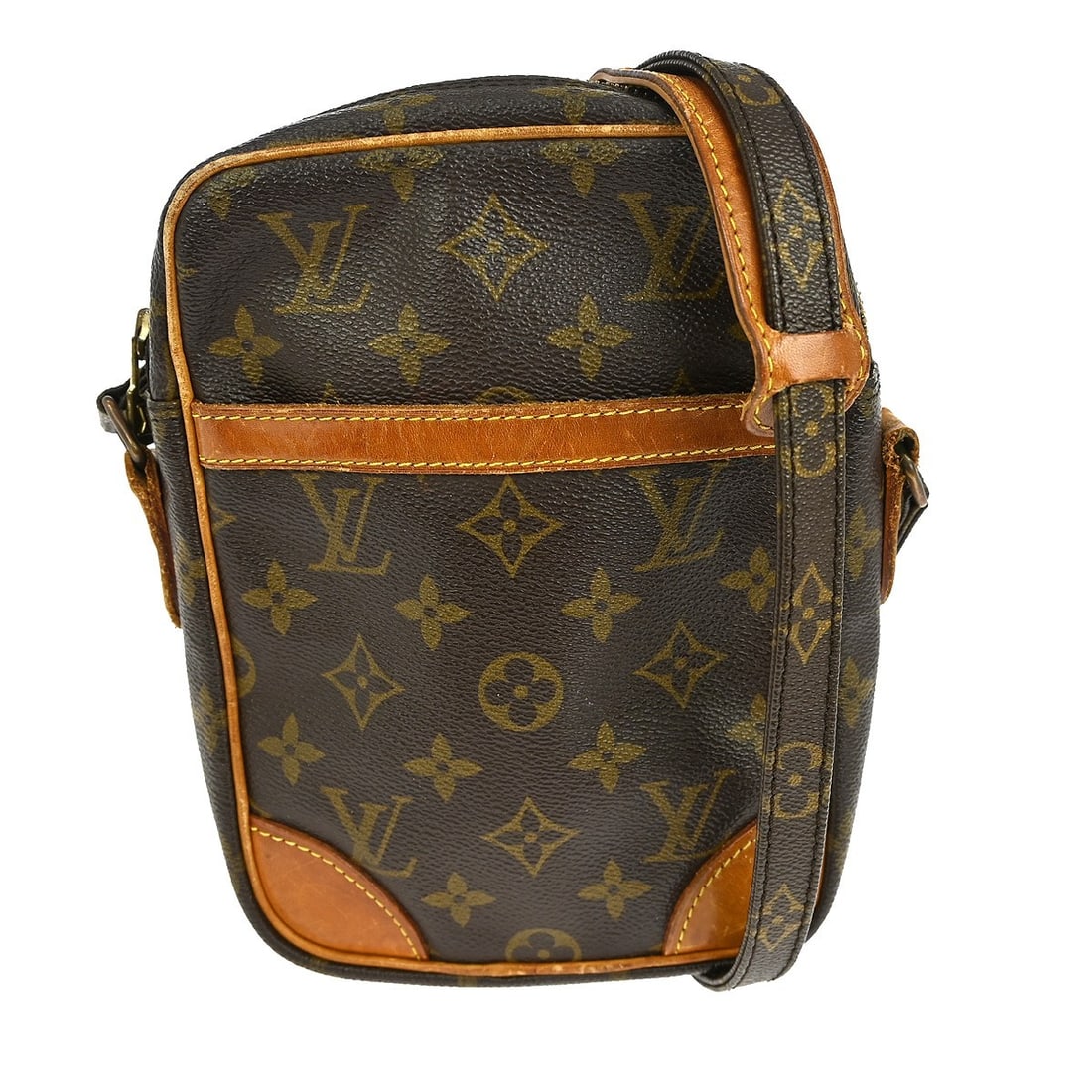 Louis Vuitton Danube Monogram Crossbody Bag M45266 Vintage: Louis Vuitton Danube Monogram Crossbody Bag M45266 Vintage The Louis Vuitton Danube Crossbody Shoulder Bag is a stylish accessory featuring the iconic Monogram pattern, ideal for casual occasions. The