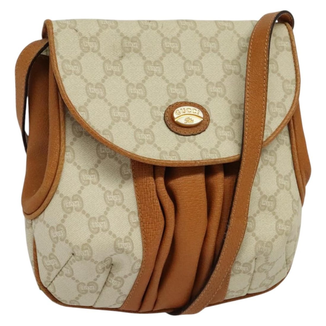 GUCCI GG Plus Supreme Shoulder Bag Beige Gold PVC Italy: GUCCI GG Plus Supreme Shoulder Bag Beige Gold PVC Italy Elevate your style with this GUCCI GG Plus Supreme Shoulder Bag, expertly crafted from durable PVC leather in a chic beige and gold color scheme