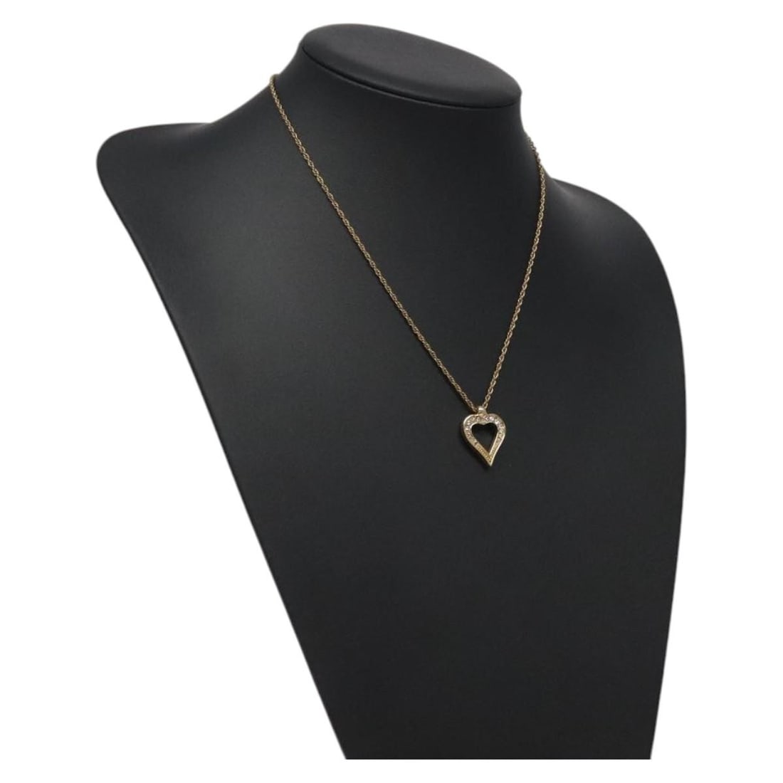 Christian Dior Gold Metal Necklace Authentic 17.1 Inch: Christian Dior Gold Metal Necklace Authentic 17.1 Inch This exquisite Christian Dior necklace showcases a stunning gold-tone metal design, perfect for elevating your style. With a total length of appr