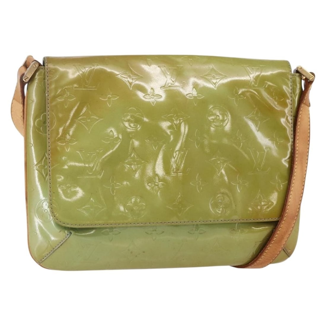 LOUIS VUITTON Monogram Vernis Thompson Street Bag Baby Blue M91009 Authentic: LOUIS VUITTON Monogram Vernis Thompson Street Bag Baby Blue M91009 Authentic This authentic LOUIS VUITTON Monogram Vernis Thompson Street Bag is crafted in a stunning baby blue patent leather, making