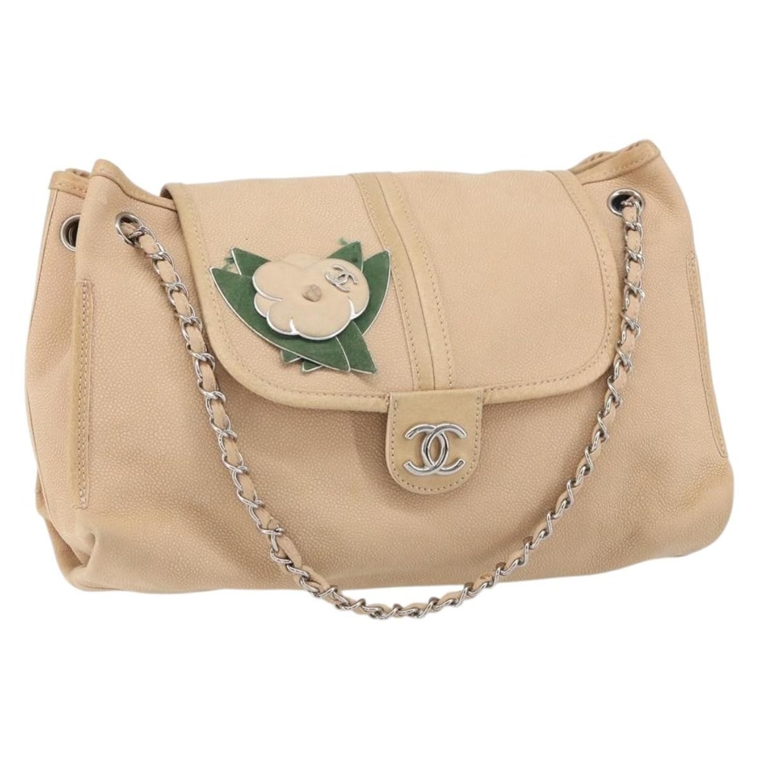 CHANEL Grained Calf Skin Shoulder Bag Beige Silver Authentic 155744: CHANEL Grained Calf Skin Shoulder Bag Beige Silver Authentic 155744 This CHANEL Shoulder Bag is crafted from luxurious grained calfskin, featuring a stunning beige and silver color combination. Design