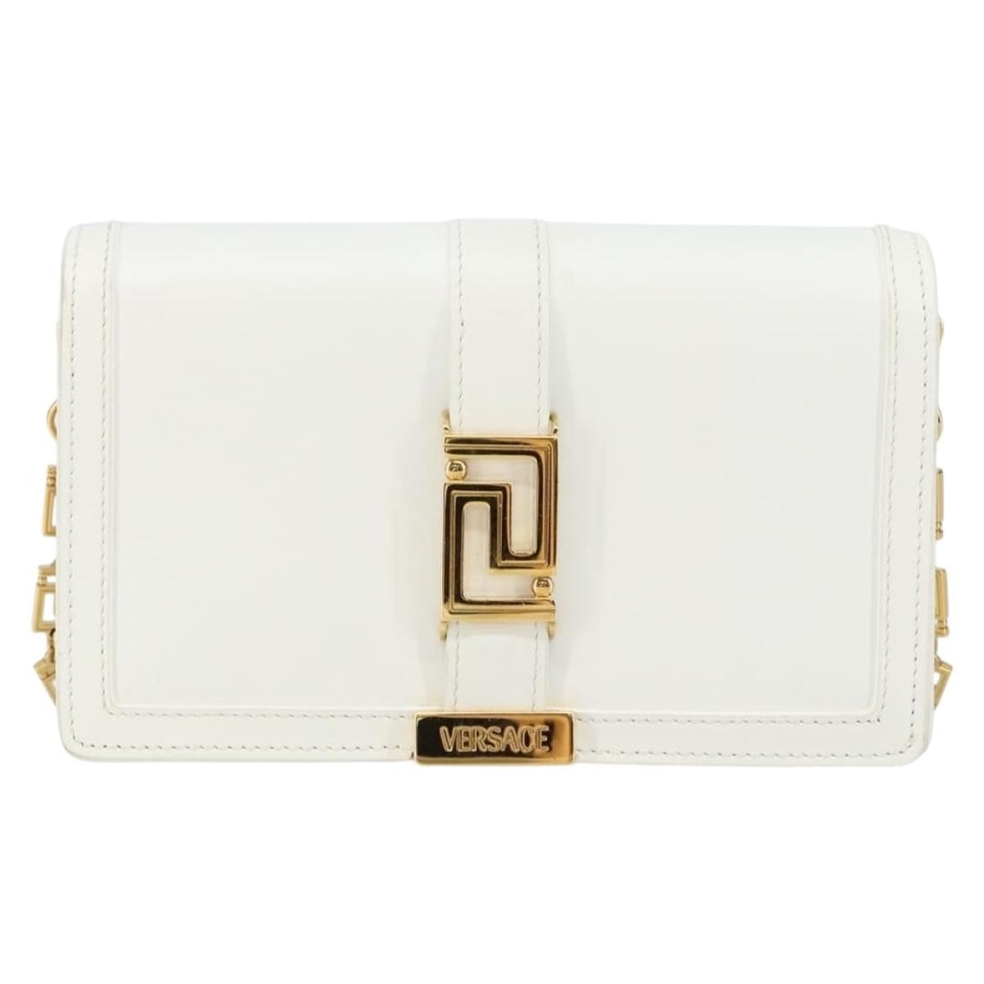 White Greca Goddess Wallet on Chain by Versace with Shoulder Strap: White Greca Goddess Wallet on Chain by Versace with Shoulder Strap This pre-owned Versace Greca Goddess Wallet on Chain features a sleek white design with a chain shoulder strap. It is in excellent co