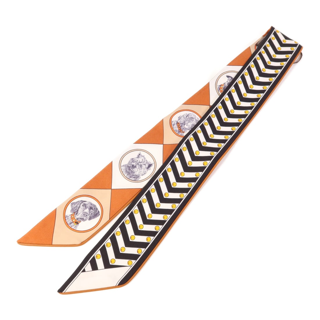 HERMES Twilly Silk Scarf in Black from France: HERMES Twilly Silk Scarf in Black from France This exquisite HERMES Twilly Scarf combines elegance and versatility, crafted from luxurious silk in a classic black color. The scarf is designed for regu