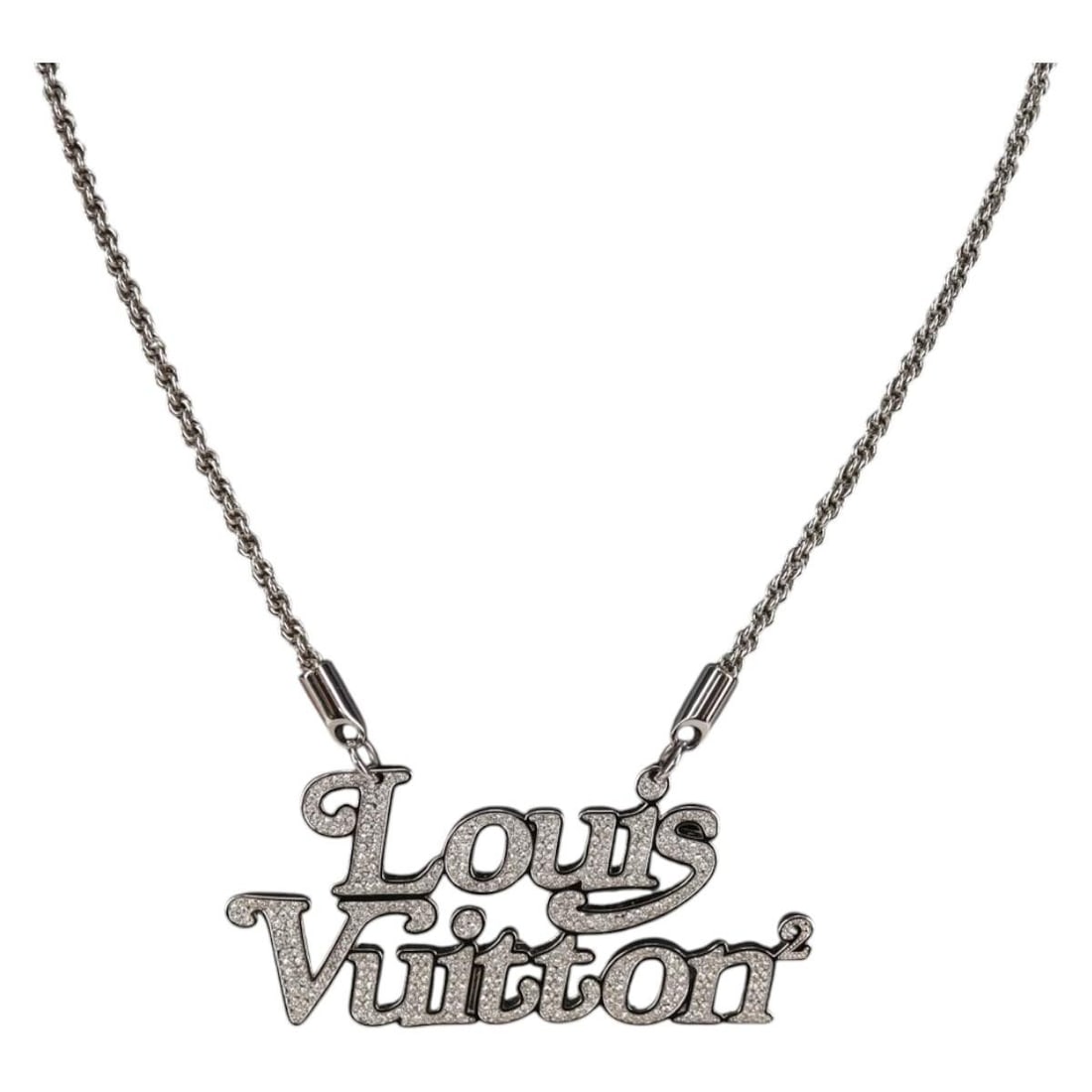LOUIS VUITTON MP2691 Silver Strass Necklace with Dust Bag: LOUIS VUITTON MP2691 Silver Strass Necklace with Dust Bag Elevate your accessory collection with this exquisite LOUIS VUITTON Colliers Quard LV Strass Necklace, crafted in Italy. This stunning piece f