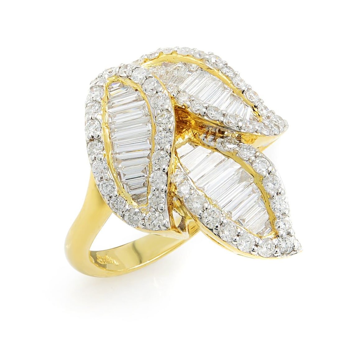 Rachel Koen 18K Yellow Gold Diamond Ring 1.86Cttw Cocktail Style Size 7.75: Rachel Koen 18K Yellow Gold Diamond Ring 1.86Cttw Cocktail Style Size 7.75 This stunning Rachel Koen ring features a captivating design in 18K yellow gold, showcasing a unique blend of round and bague