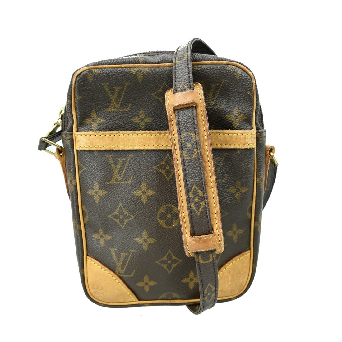 Louis Vuitton Danube Monogram Crossbody Bag M45266 Vintage: Louis Vuitton Danube Monogram Crossbody Bag M45266 Vintage This Louis Vuitton Danube Crossbody Shoulder Bag combines elegance with practicality. Crafted from the iconic monogram canvas leather, this m